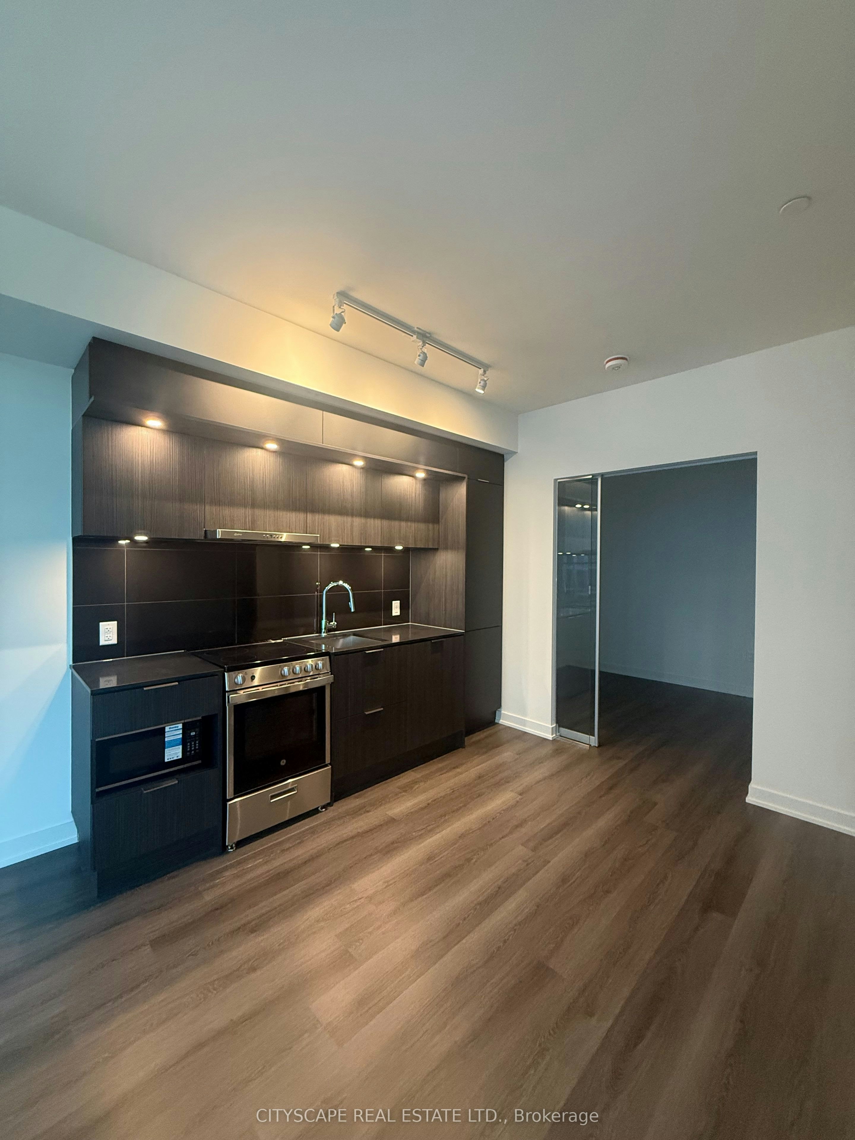 602-448 Burnhamthorpe Road W, Mississauga, ON, L5B 0R4 - 6