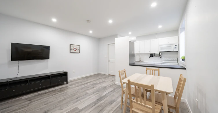 Main-50 Brownville Avenue, Toronto, ON, M6N 4L3