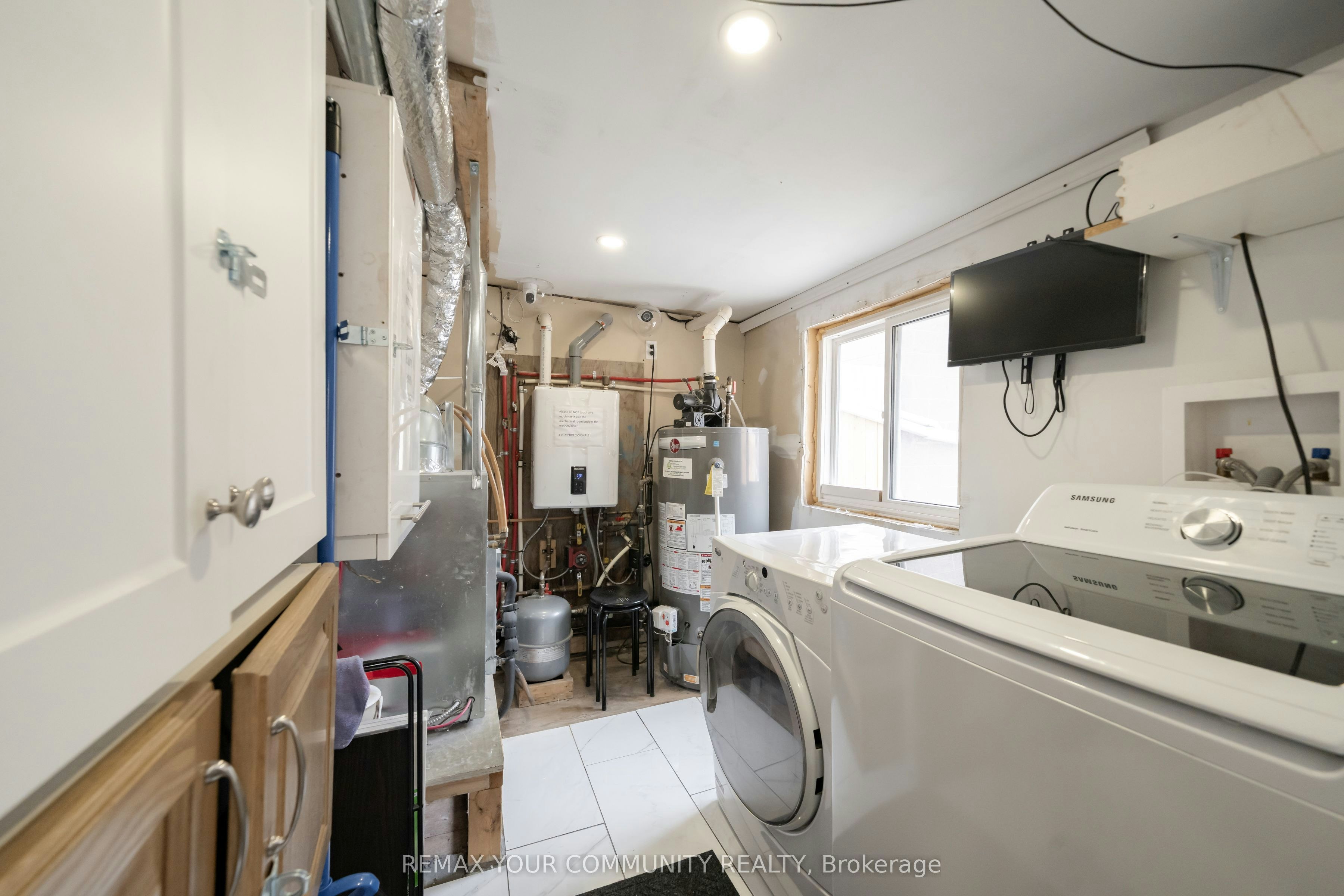 Main-50 Brownville Avenue, Toronto, ON, M6N 4L3 - 20
