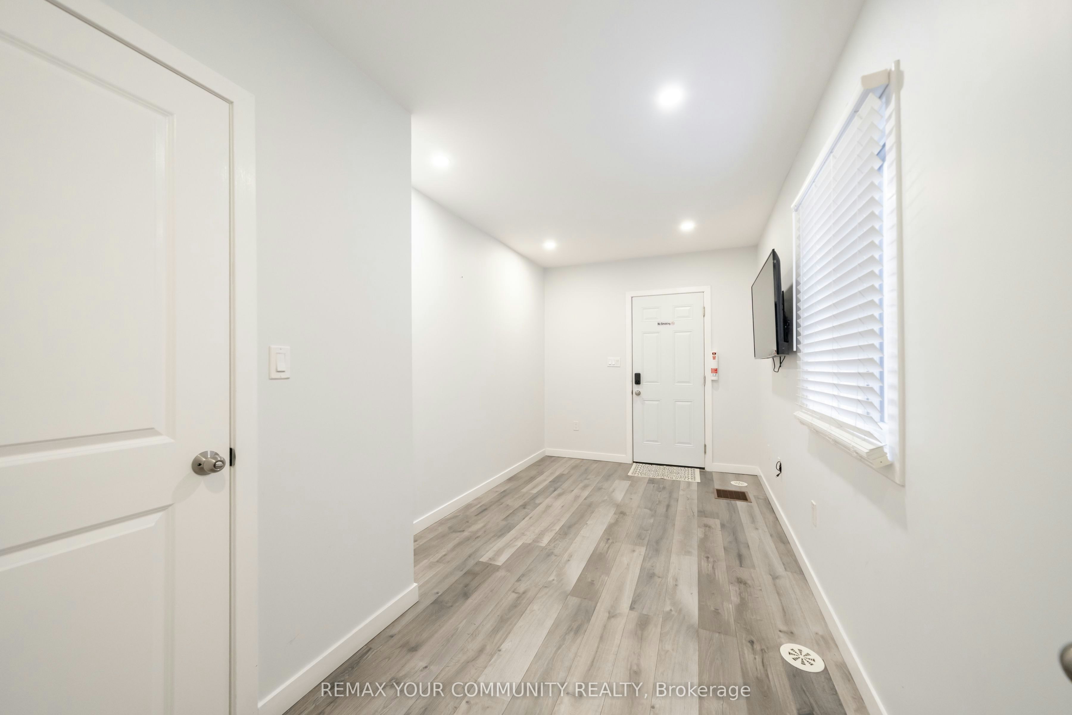Main-50 Brownville Avenue, Toronto, ON, M6N 4L3 - 14