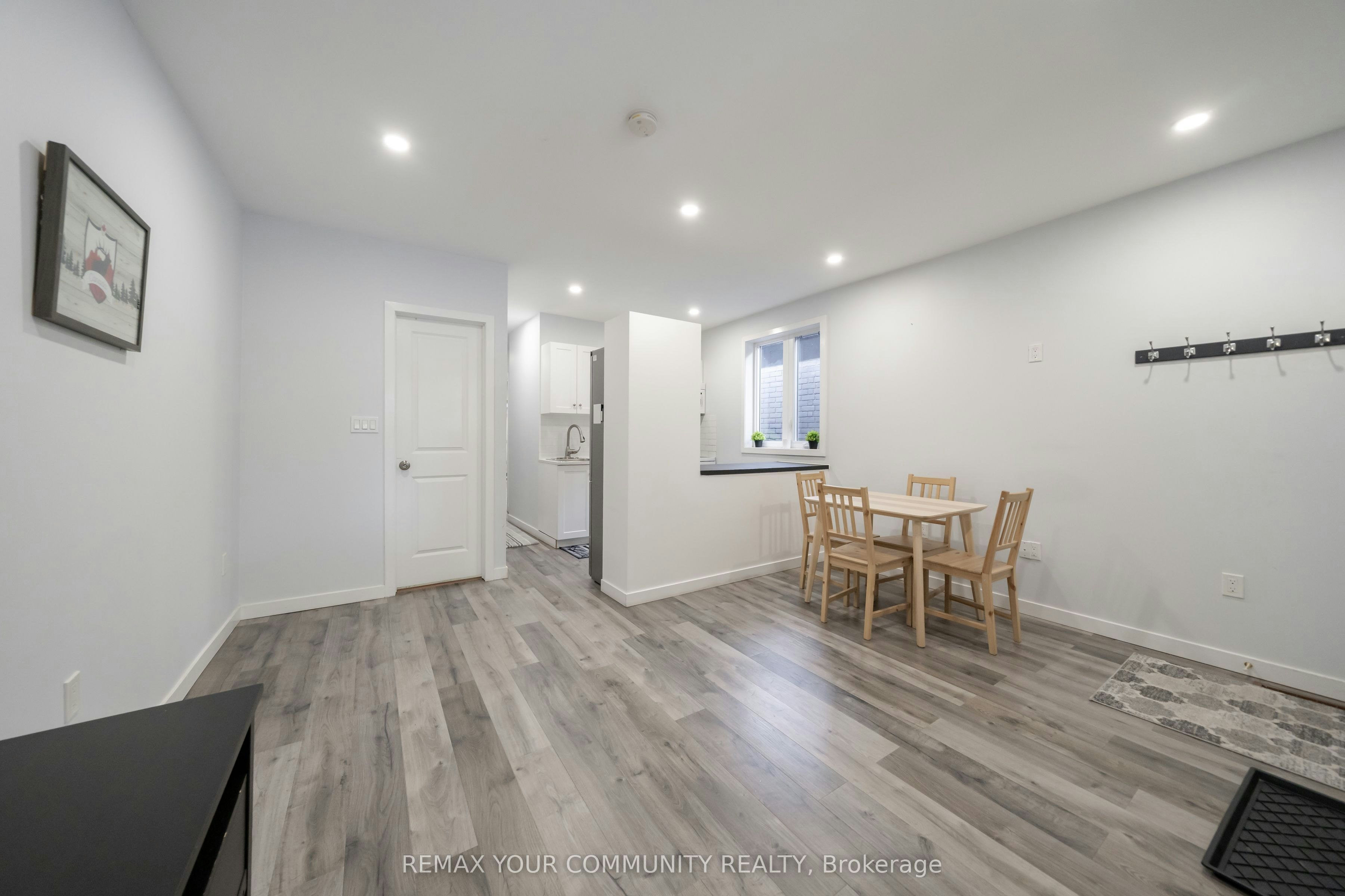 Main-50 Brownville Avenue, Toronto, ON, M6N 4L3 - 5
