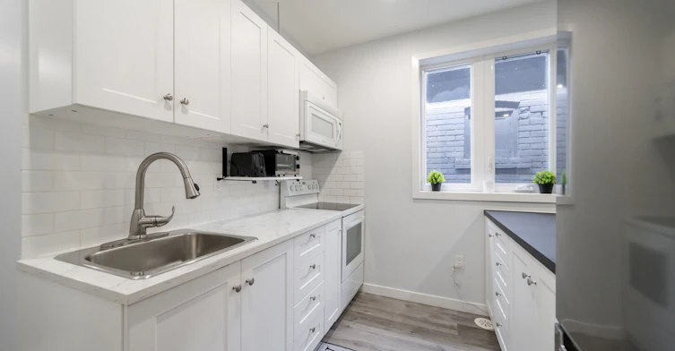 Main-50 Brownville Avenue, Toronto, ON, M6N 4L3 - 8