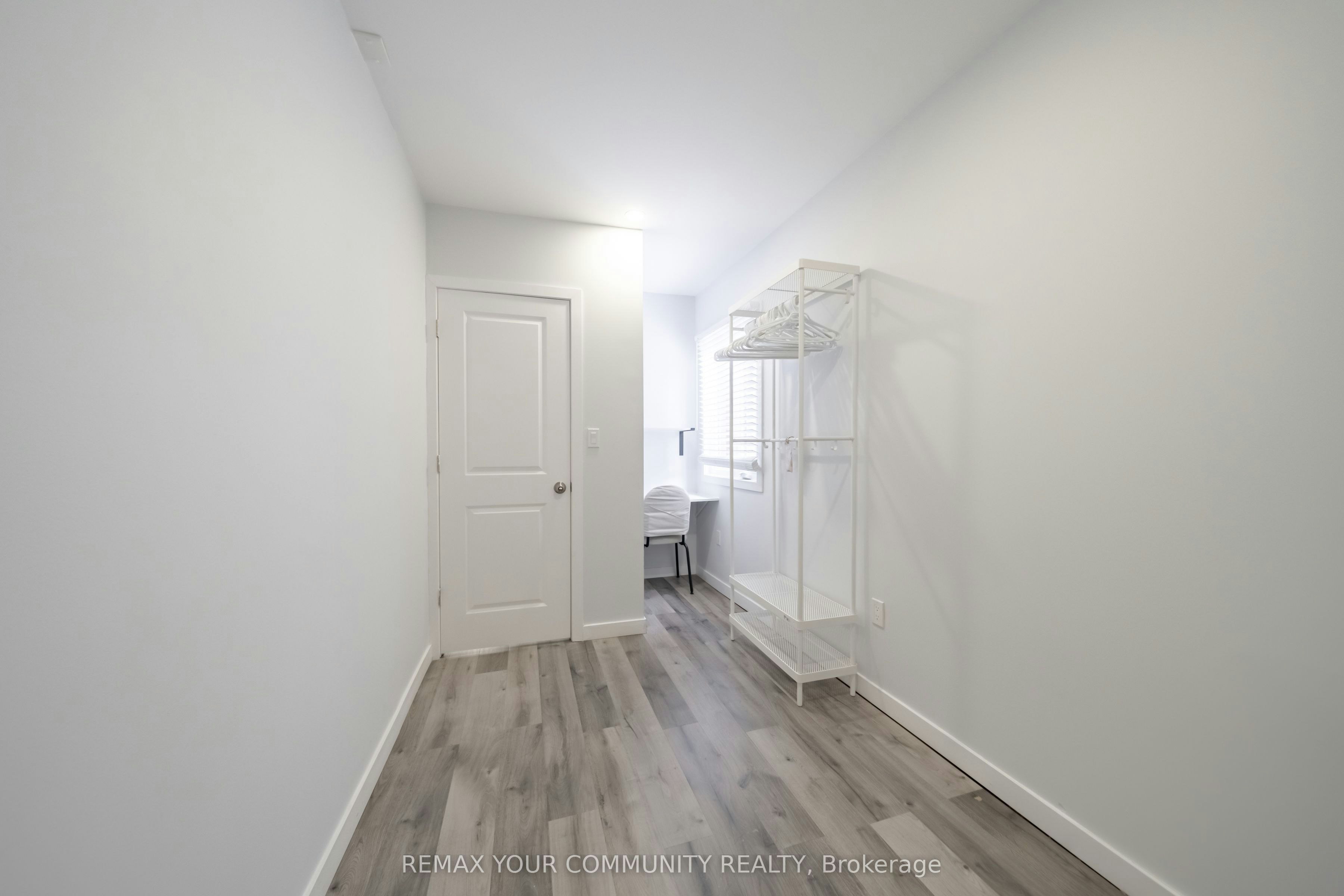 Main-50 Brownville Avenue, Toronto, ON, M6N 4L3 - 12