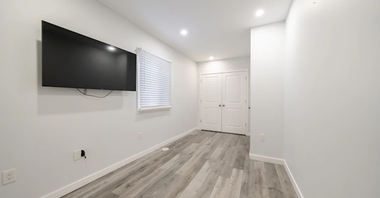 Main-50 Brownville Avenue, Toronto, ON, M6N 4L3 - 16