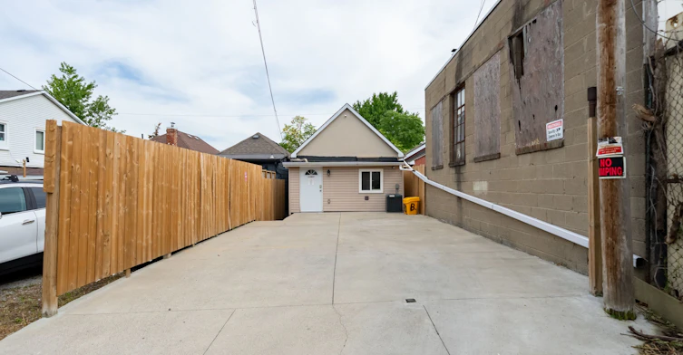 Main-50 Brownville Avenue, Toronto, ON, M6N 4L3 - 23