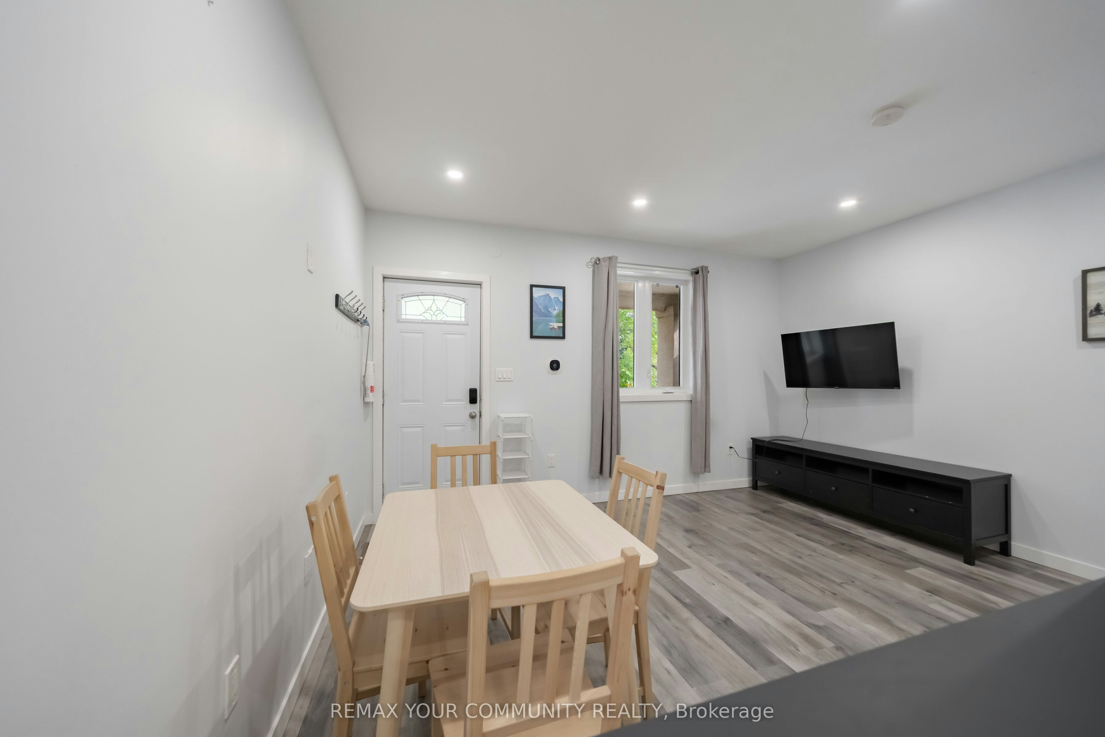 Main-50 Brownville Avenue, Toronto, ON, M6N 4L3 - 2