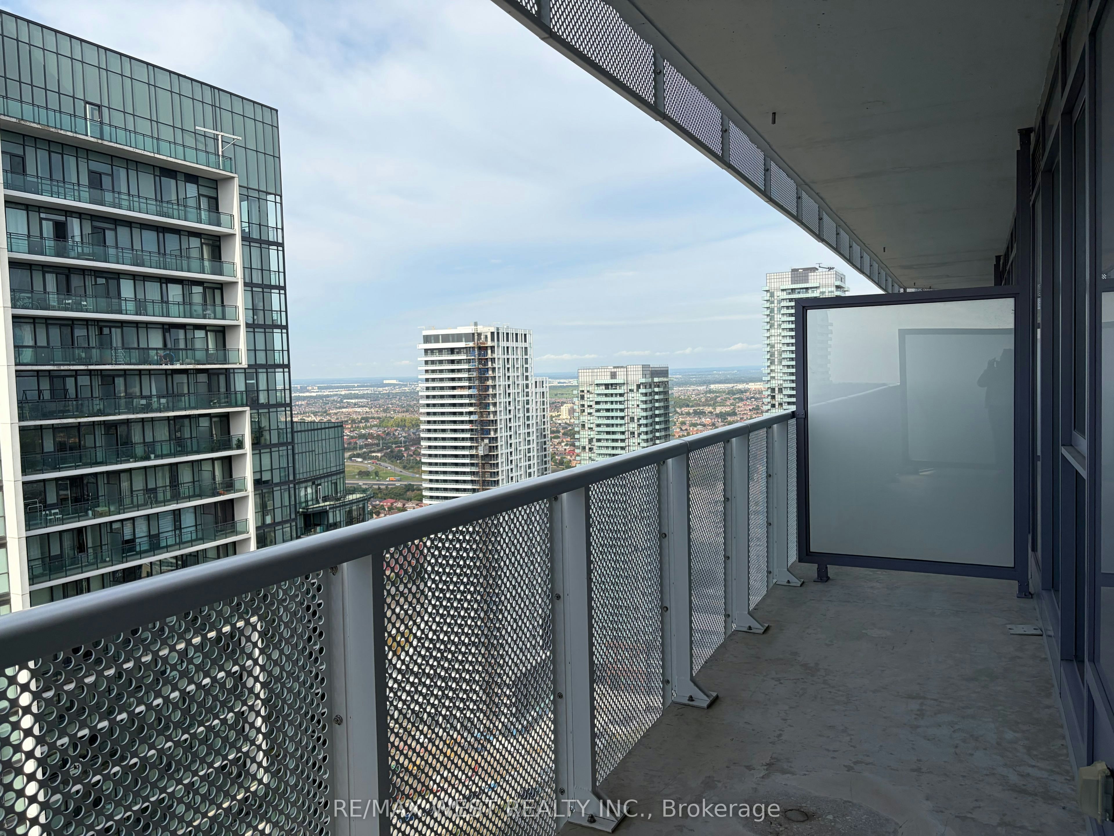 4211-4065 Confederation Parkway, Mississauga, ON, L5B 0L4 - 10