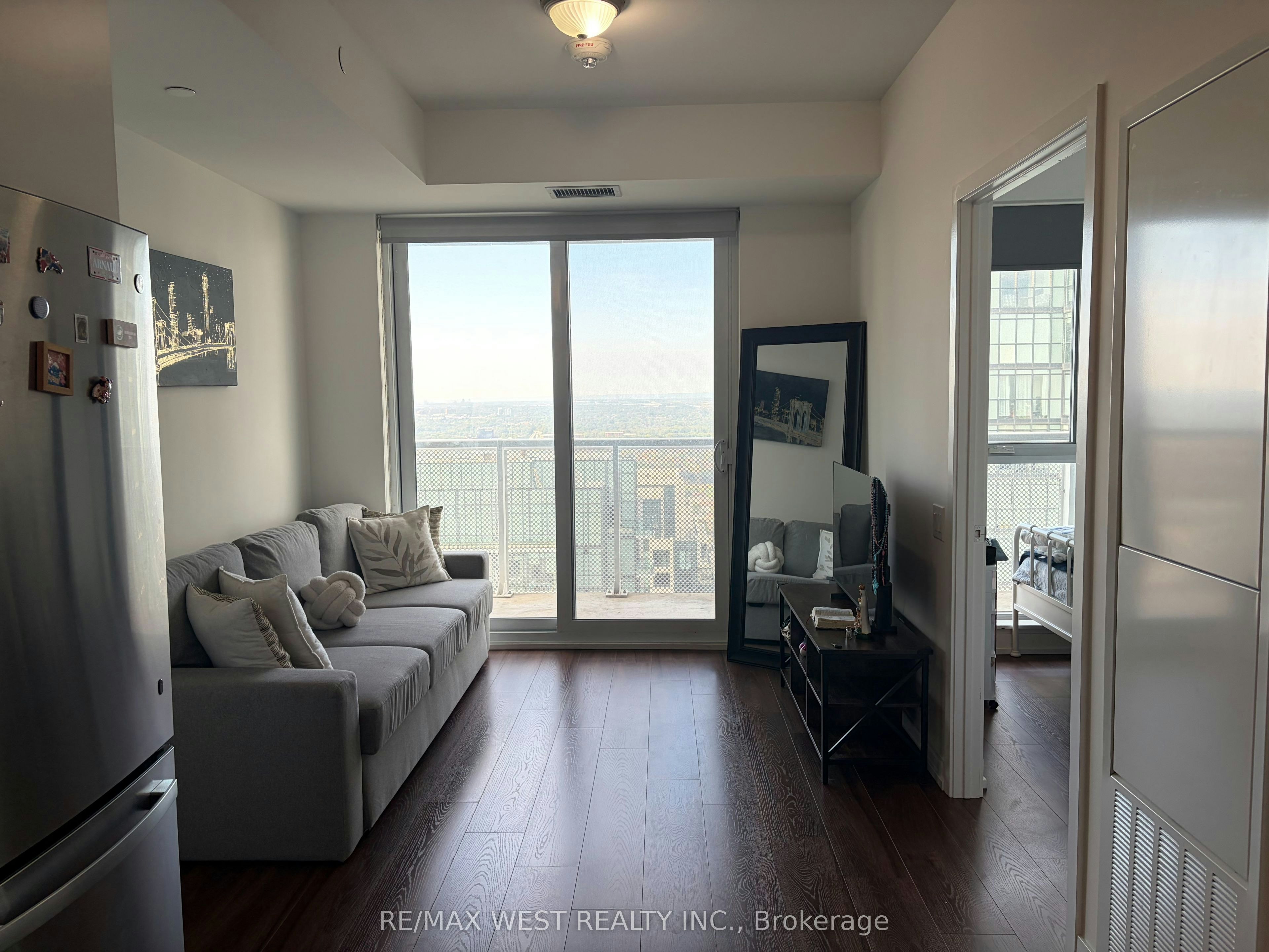 4211-4065 Confederation Parkway, Mississauga, ON, L5B 0L4 - 4