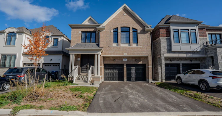23 Bermondsey Way, Brampton, ON, L6Y 0E4