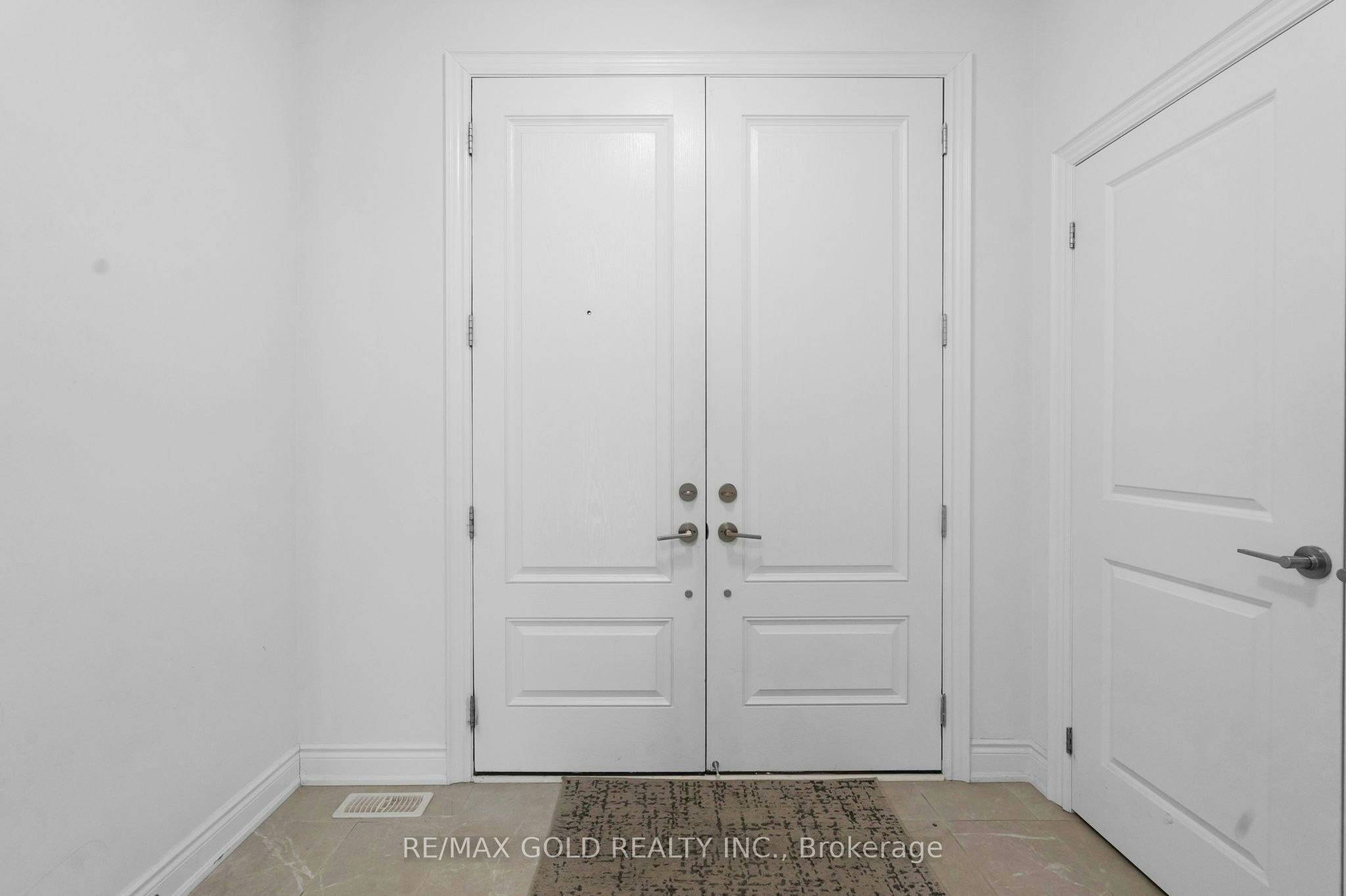 23 Bermondsey Way, Brampton, ON, L6Y 0E4 - 3