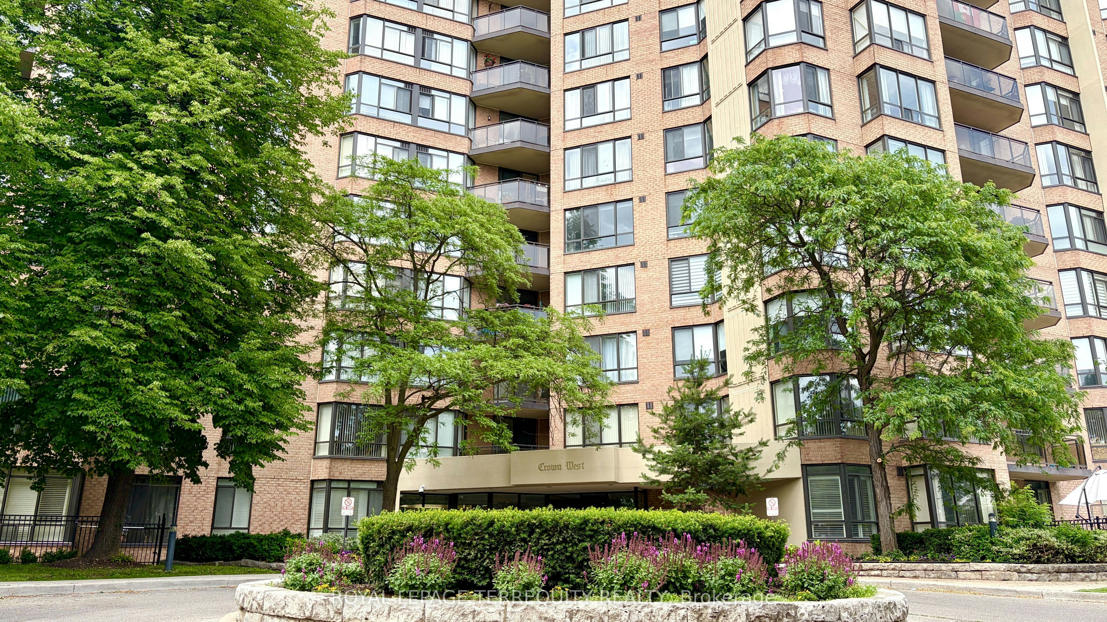 211-20 Cherrytree Drive, Brampton, ON, L6Y 3V1