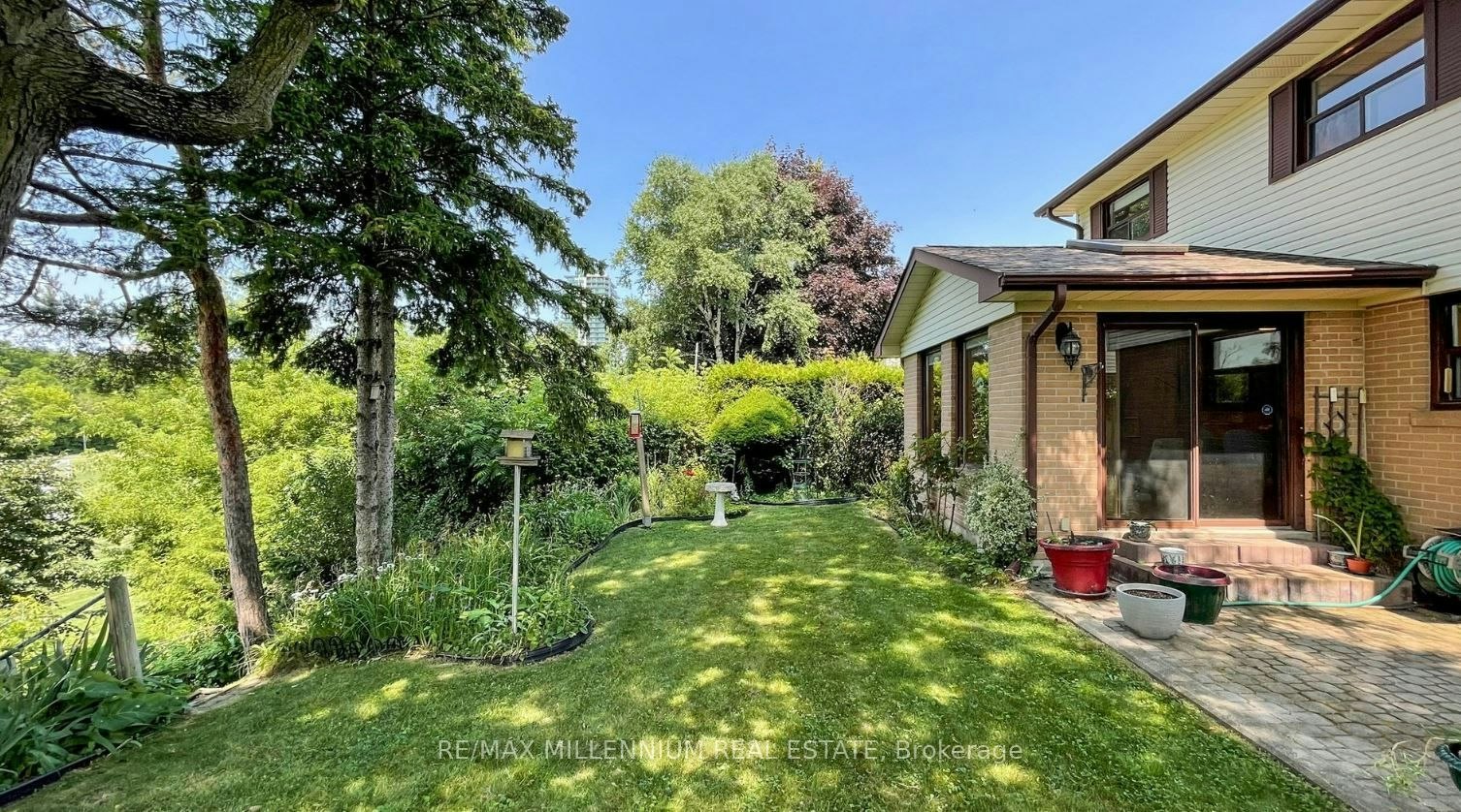 61 Centre Street S, Brampton, ON, L6W 2X7 - 6