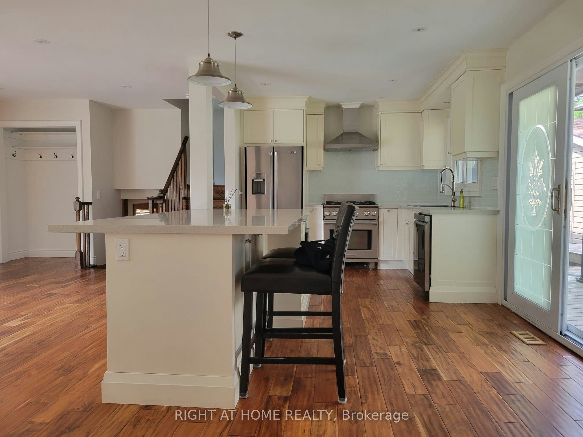 1411 Charles Drive, Burlington, ON, L7P 2C8 - 8