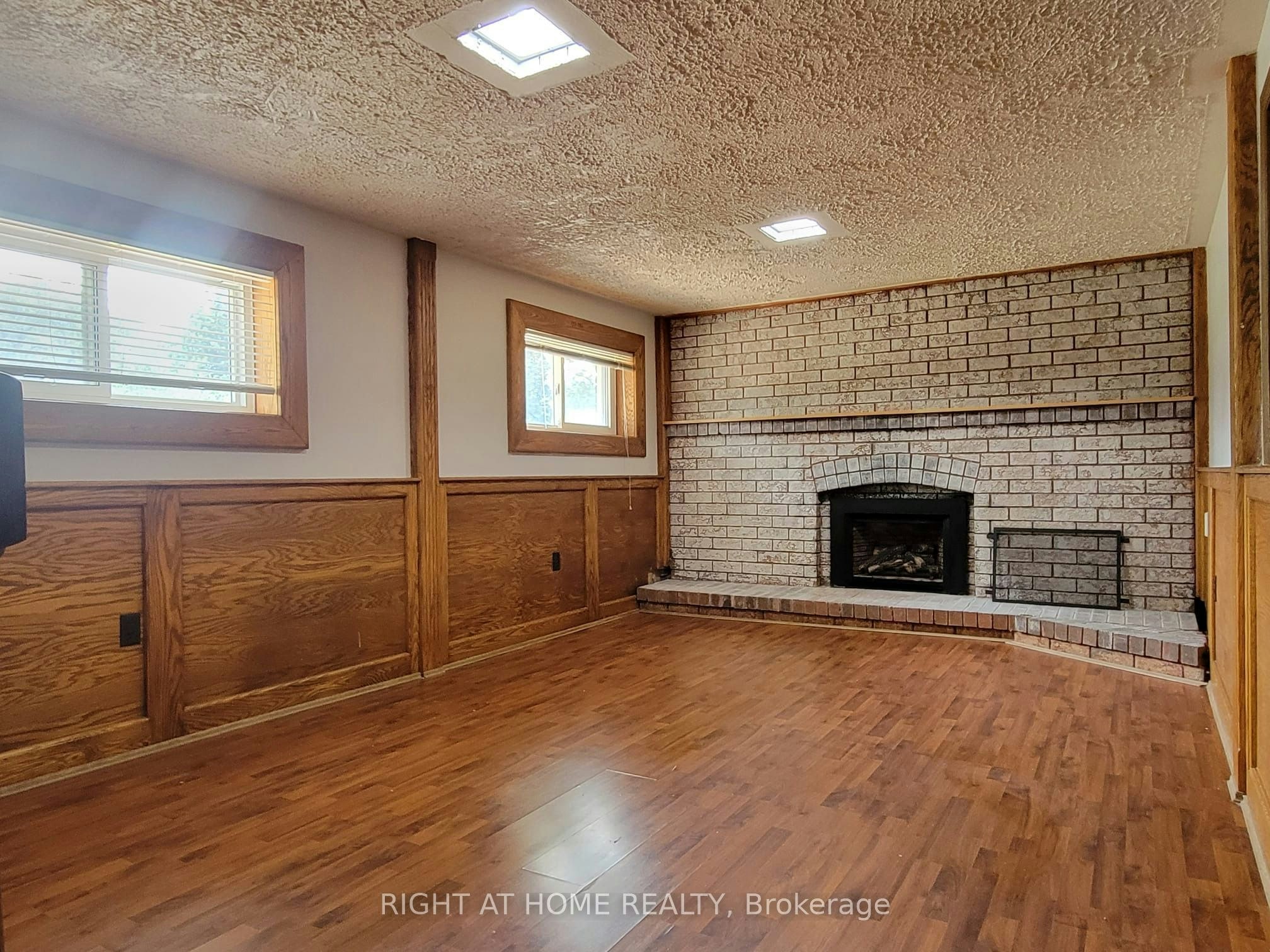 1411 Charles Drive, Burlington, ON, L7P 2C8 - 26