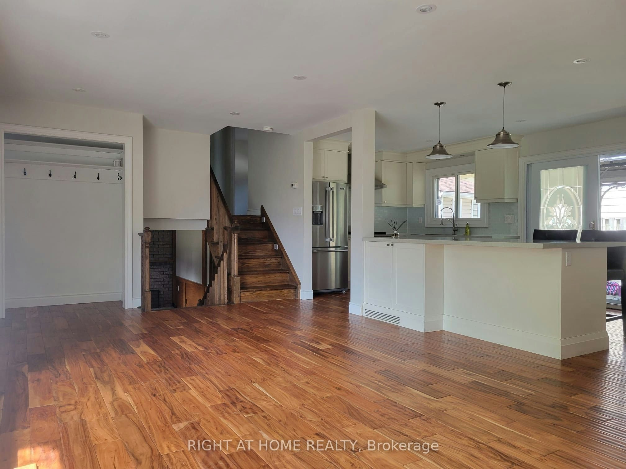 1411 Charles Drive, Burlington, ON, L7P 2C8 - 9
