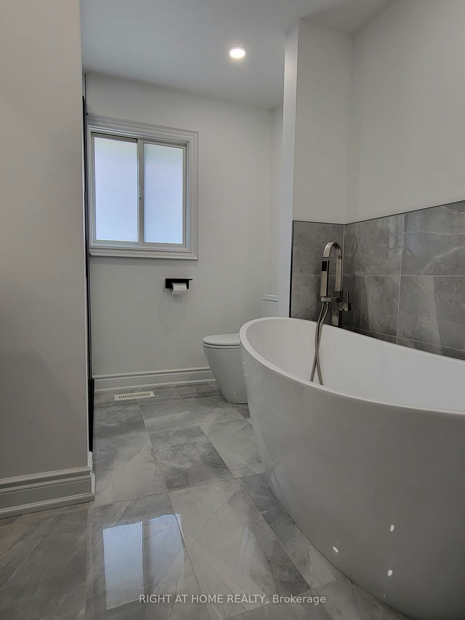 1411 Charles Drive, Burlington, ON, L7P 2C8 - 13