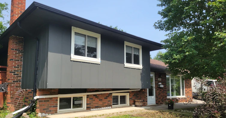 1411 Charles Drive, Burlington, ON, L7P 2C8 - 2