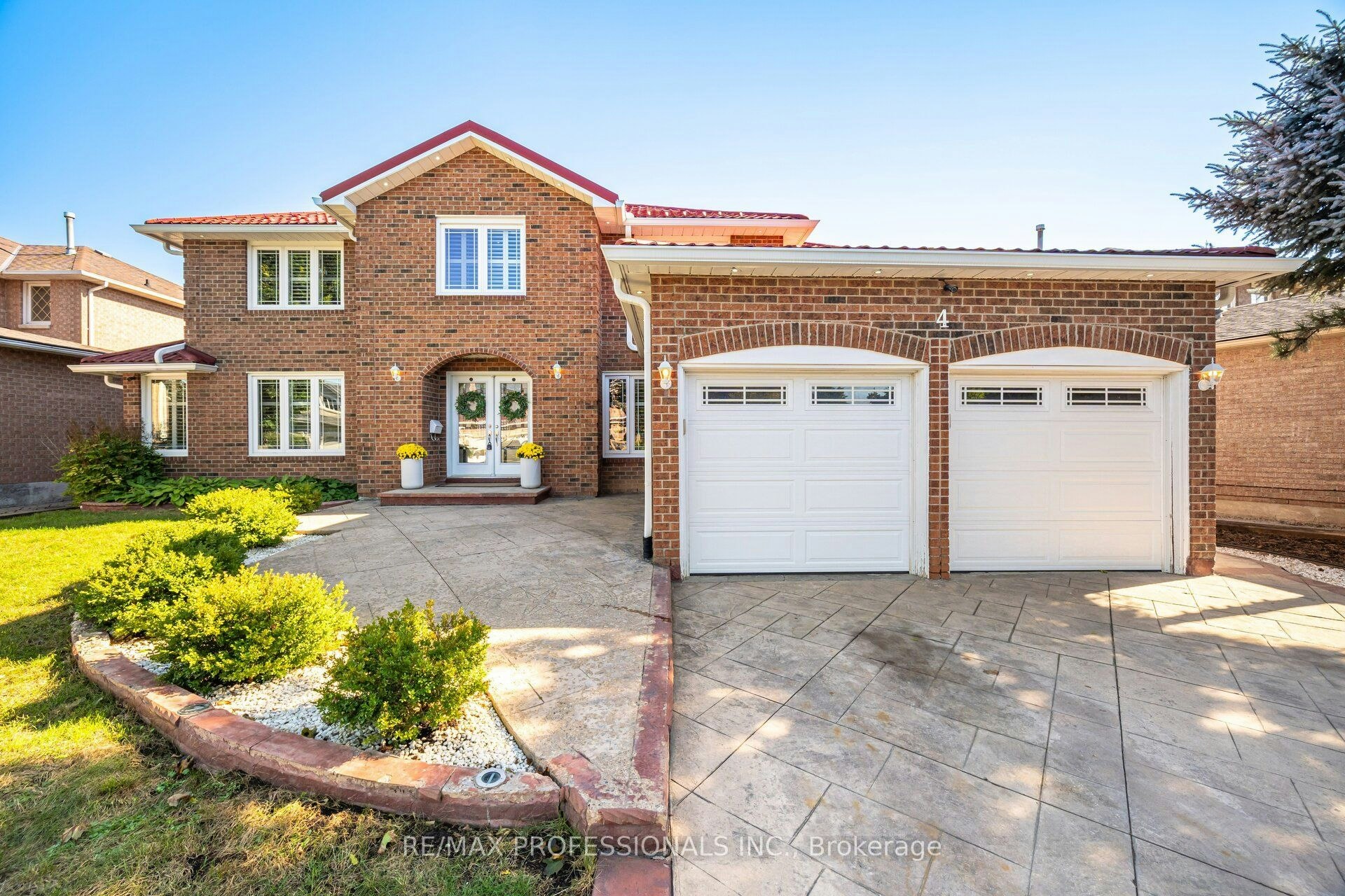 4 Mcfadden Drive, Brampton, ON, L6Z 3H4