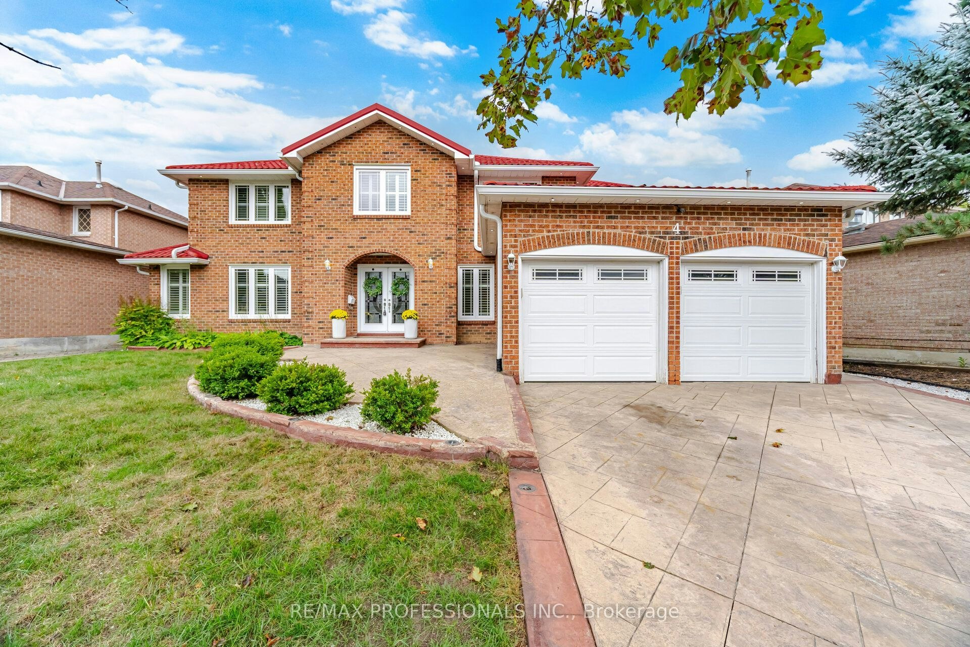 4 Mcfadden Drive, Brampton, ON, L6Z 3H4