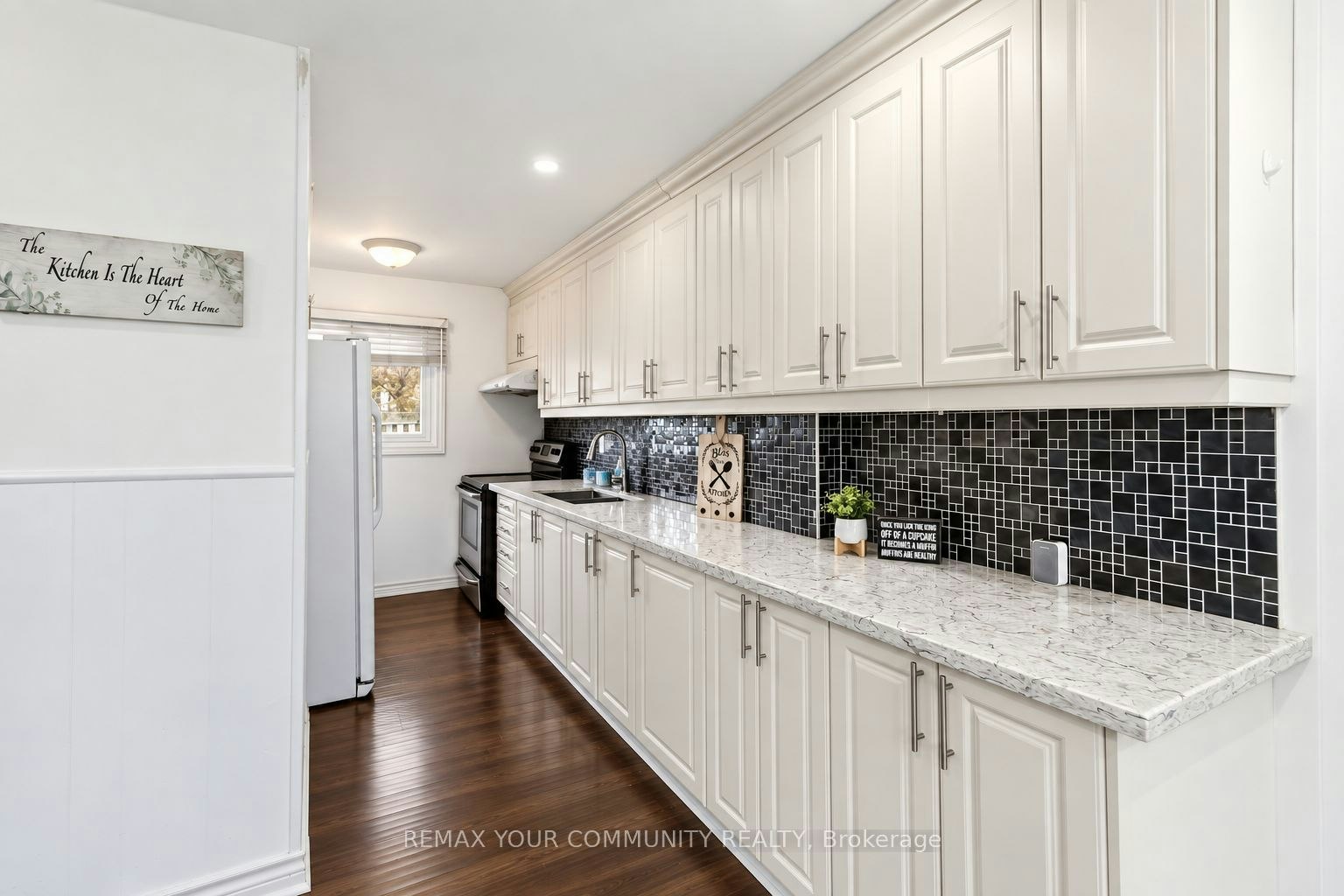 11 Grantbrook Court, Brampton, ON, L6S 2K8