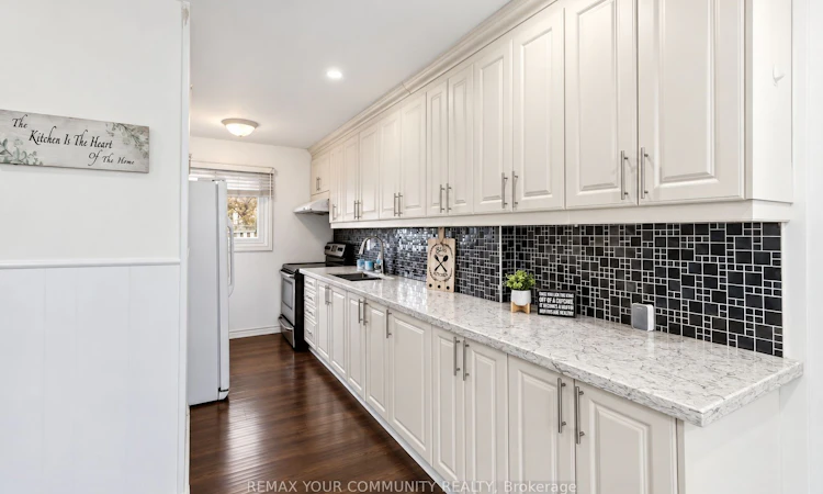 11 Grantbrook Court