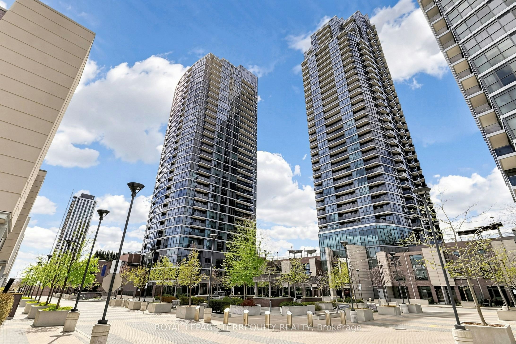 2010-9 Valhalla Inn Road, Toronto, ON, M9B 0B2
