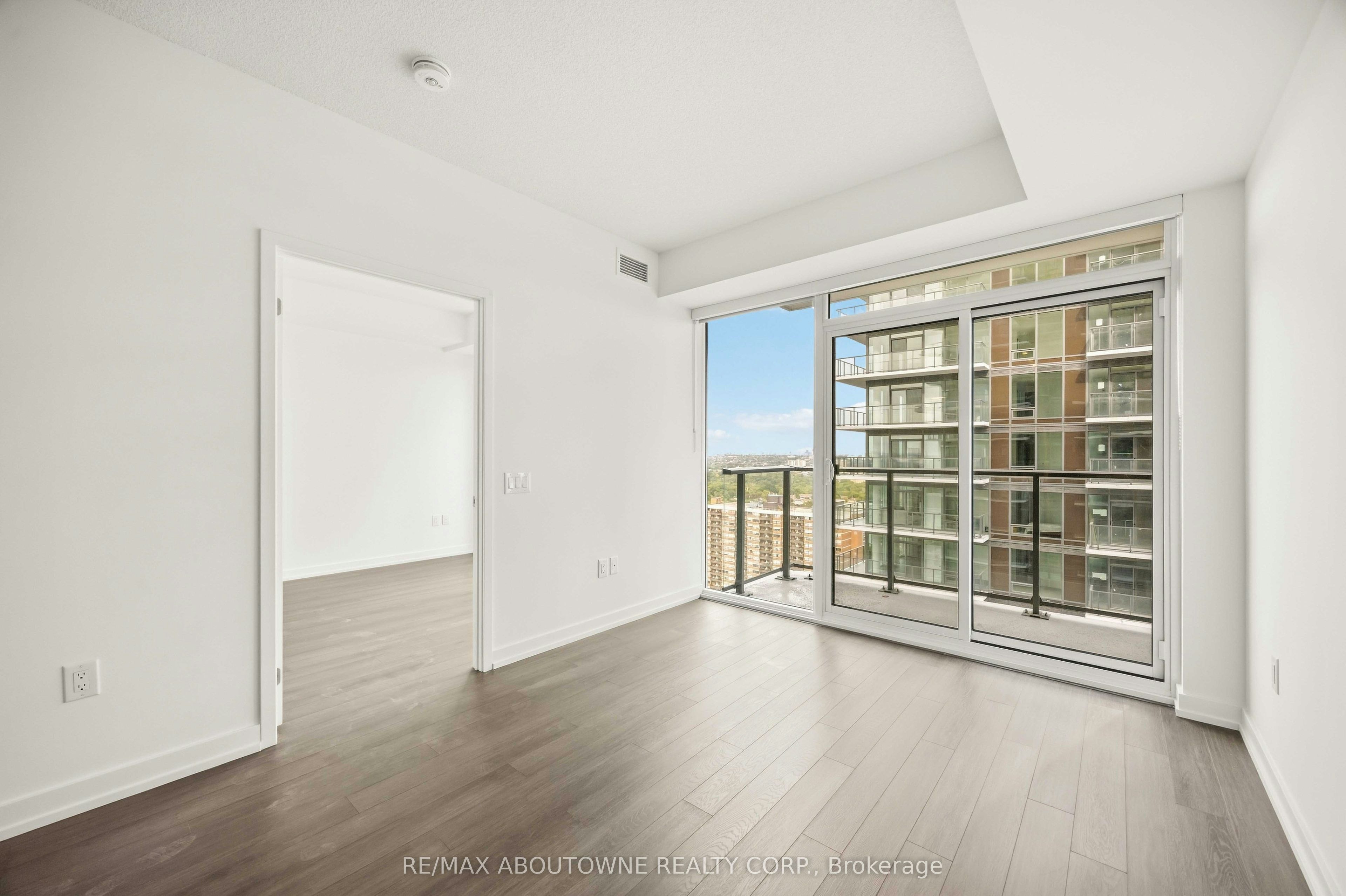 2105-4010 Eglinton Avenue W, Toronto, ON, M9A 0G5 - 13