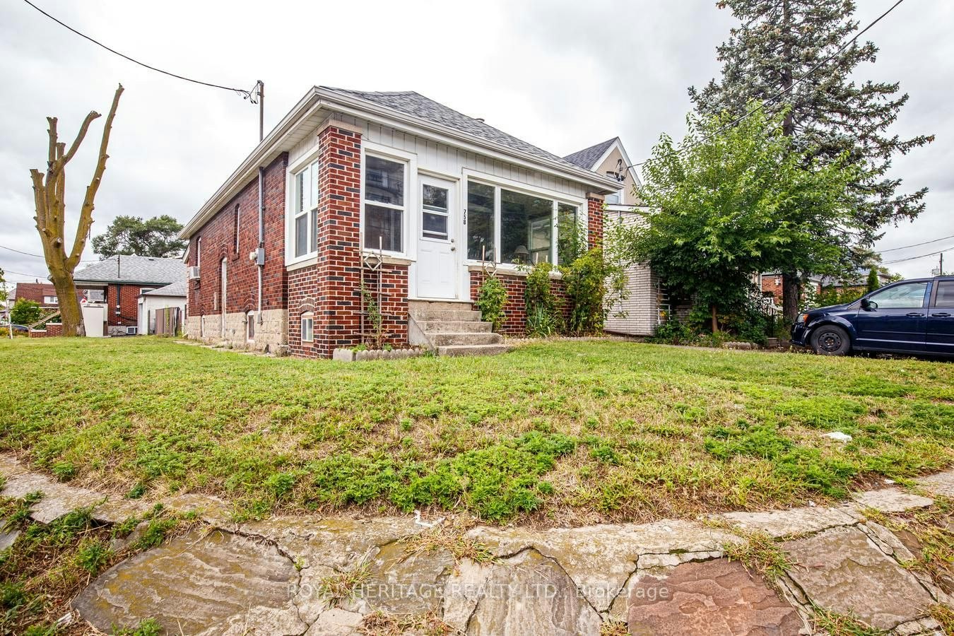 758 Jane Street, Toronto, ON, M6N 4B9