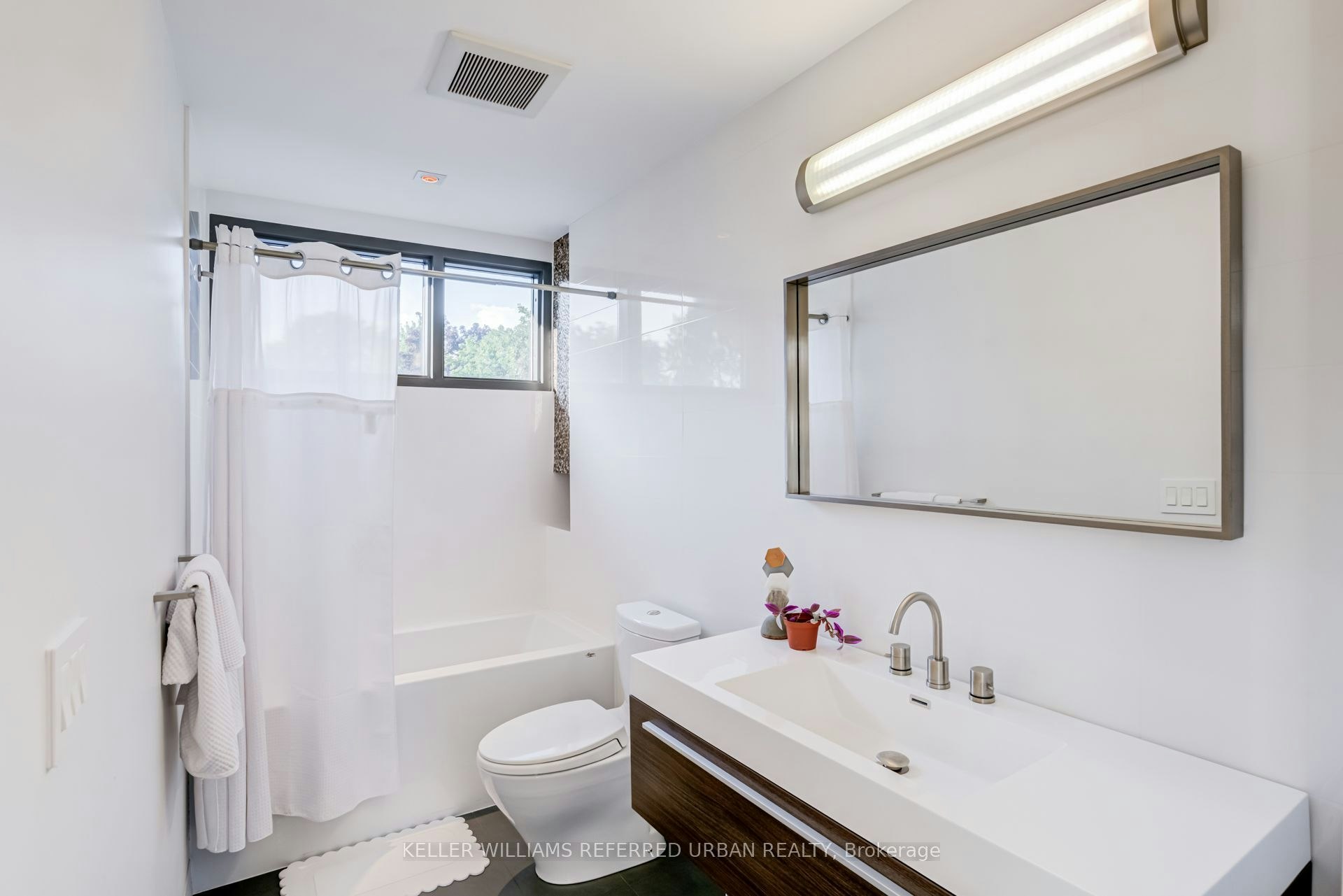 28 Beaucourt Road, Toronto, ON, M8Y 3G2 - 30