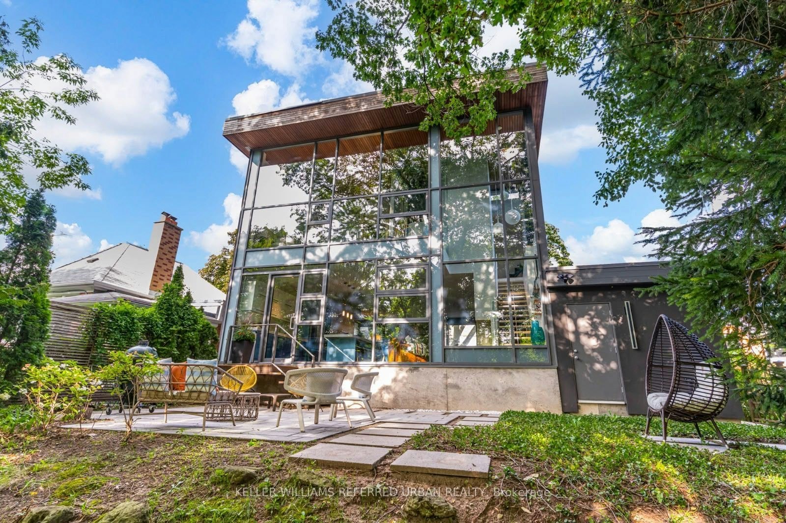 28 Beaucourt Road, Toronto, ON, M8Y 3G2 - 35