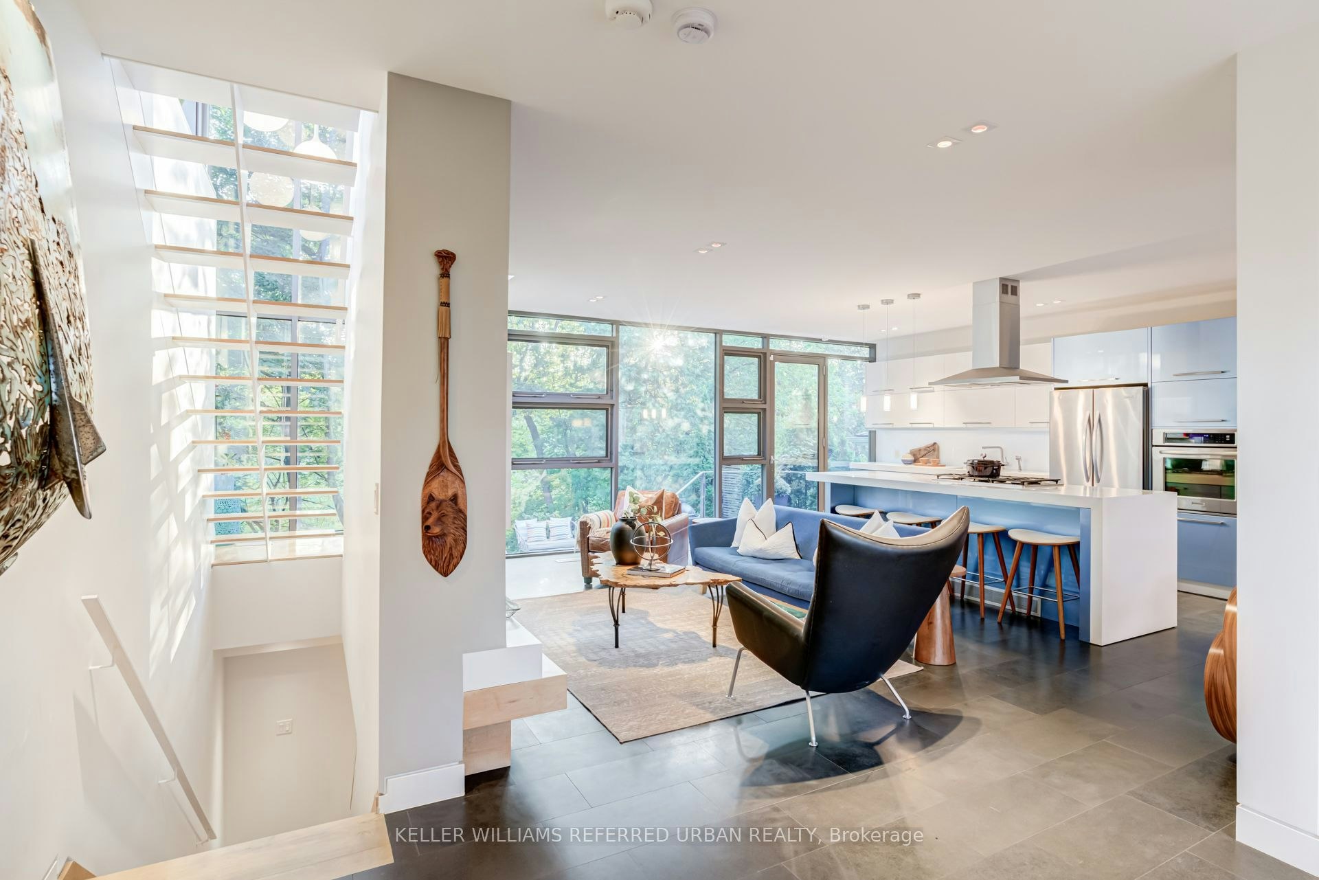 28 Beaucourt Road, Toronto, ON, M8Y 3G2 - 5