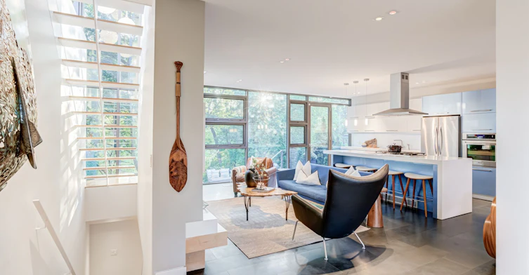 28 Beaucourt Road, Toronto, ON, M8Y 3G2 - 5