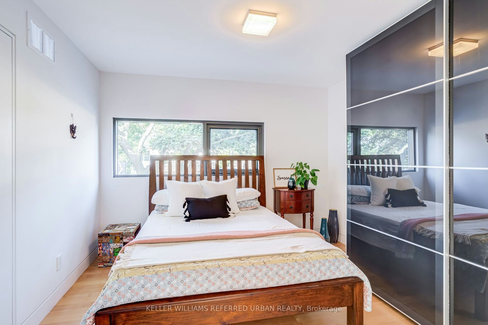 28 Beaucourt Road, Toronto, ON, M8Y 3G2 - 29