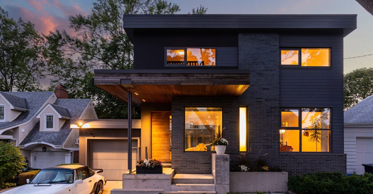 28 Beaucourt Road, Toronto, ON, M8Y 3G2