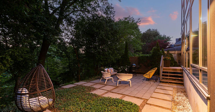 28 Beaucourt Road, Toronto, ON, M8Y 3G2 - 39