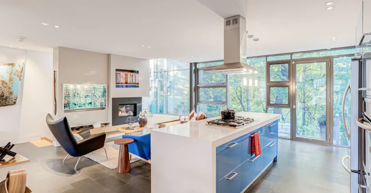 28 Beaucourt Road, Toronto, ON, M8Y 3G2 - 6
