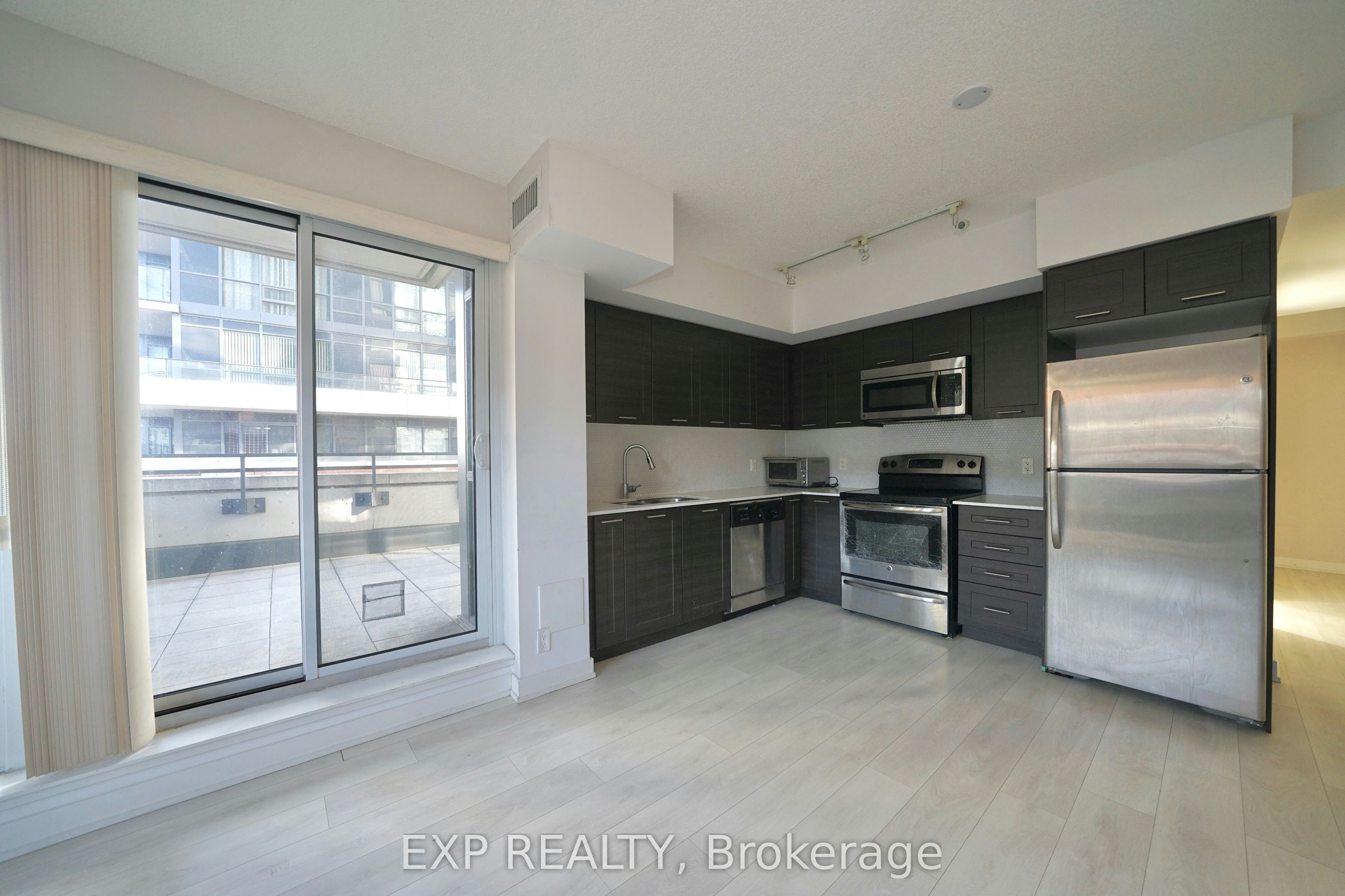 311-2220 Lake Shore Boulevard W, Toronto, ON, M8Y 3H8 - 5