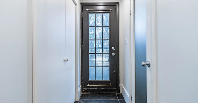 Basement-3470 Enniskillen Circle S, Mississauga, ON, L5C 2N1