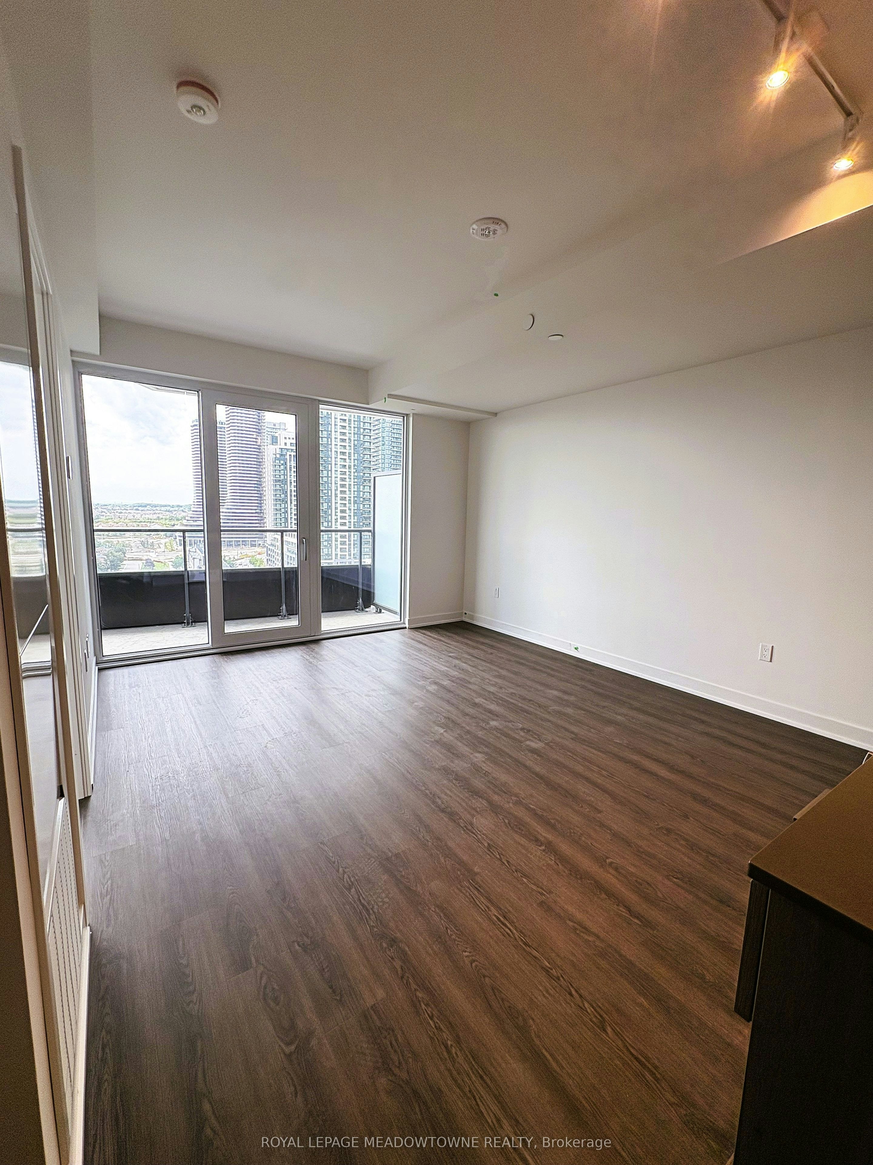 1103-448 Burnhamthorpe Road W, Mississauga, ON, L5B 0R4 - 9