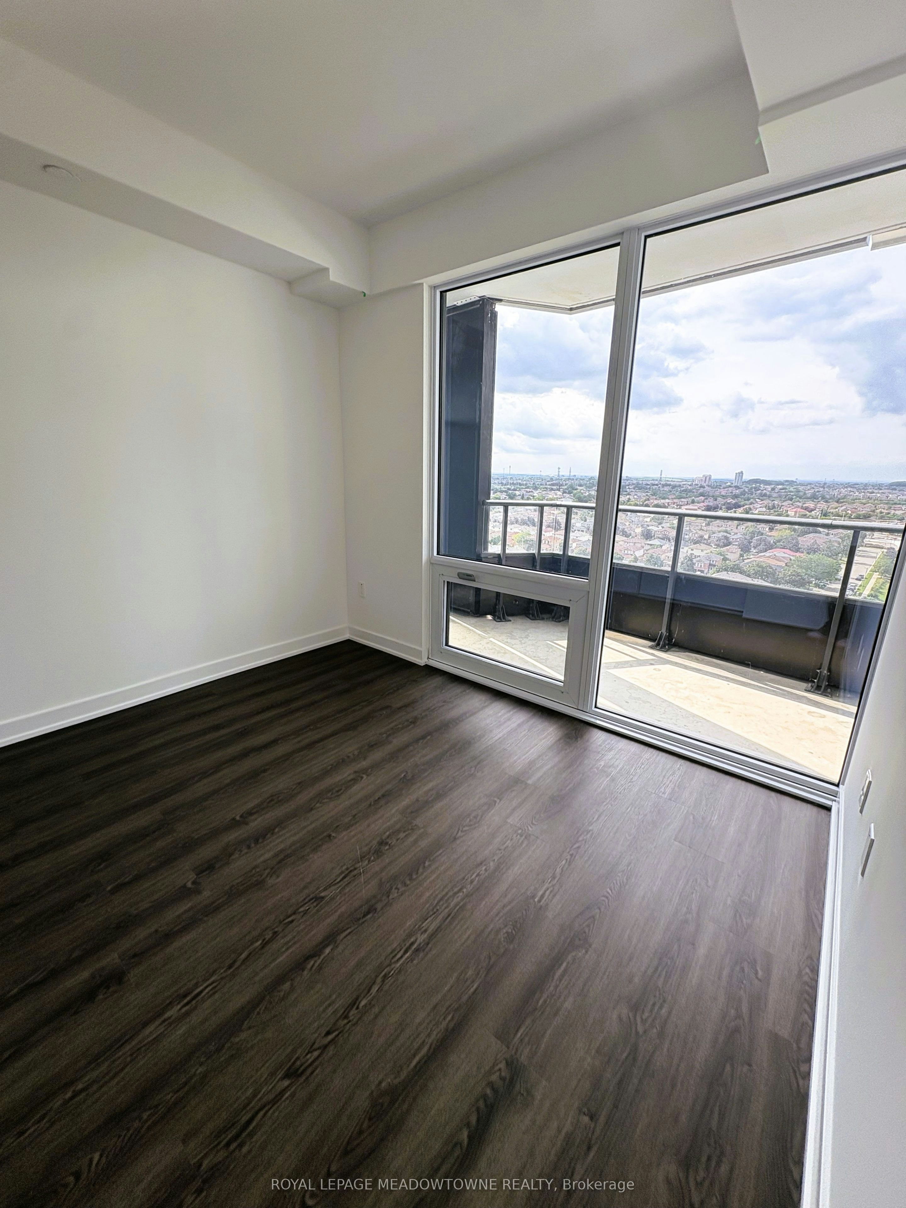 1103-448 Burnhamthorpe Road W, Mississauga, ON, L5B 0R4 - 4