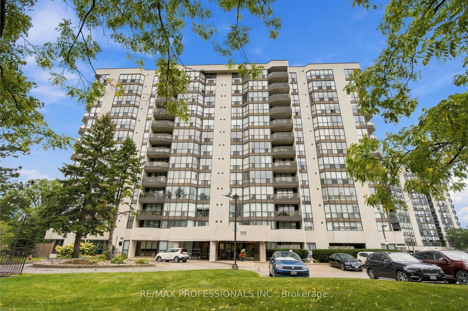 403-1111 Bough Beeches Boulevard, Mississauga, ON, L4W 4N1