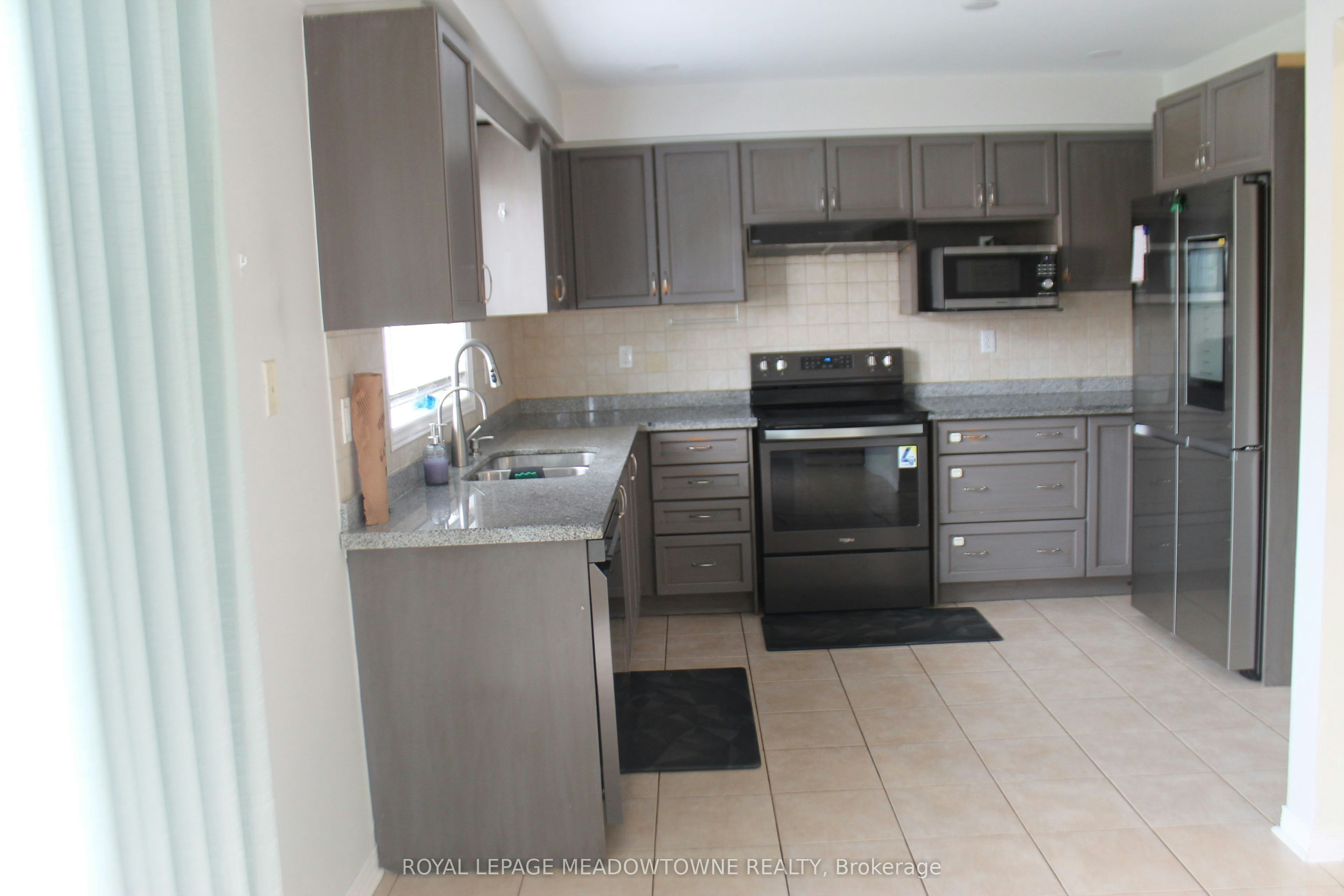 250 Pettigrew Trail, Milton, ON, L9T 5X7 - 4