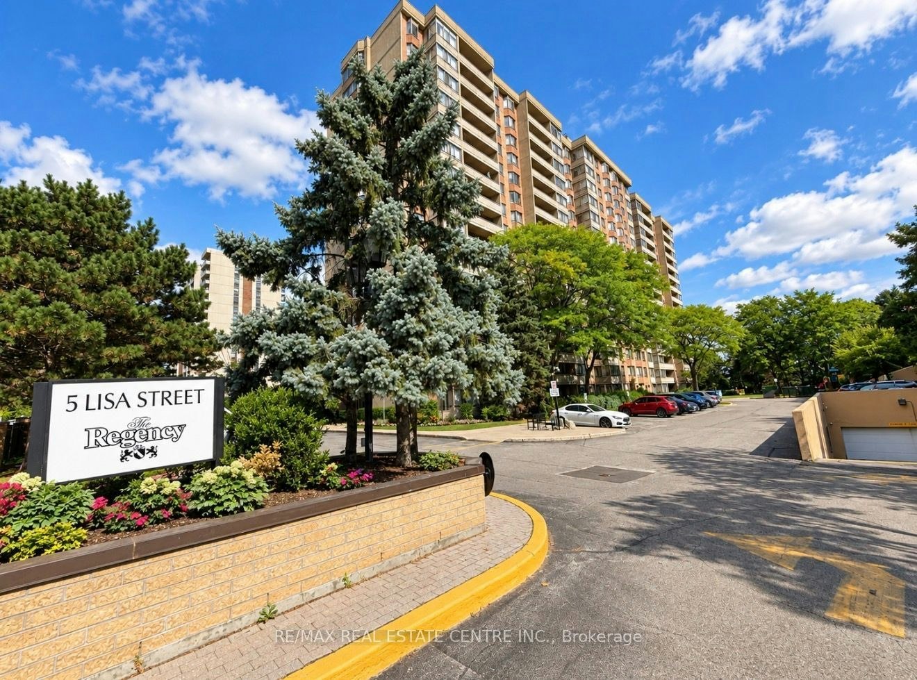 910-5 Lisa Street, Brampton, ON, L6T 4T4