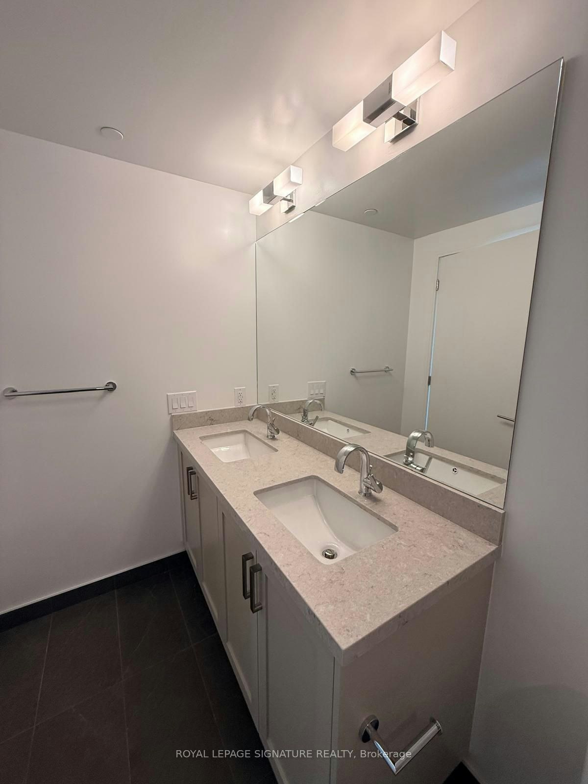 321-2452 Bloor Street W, Toronto, ON, M6S 4E4 - 7