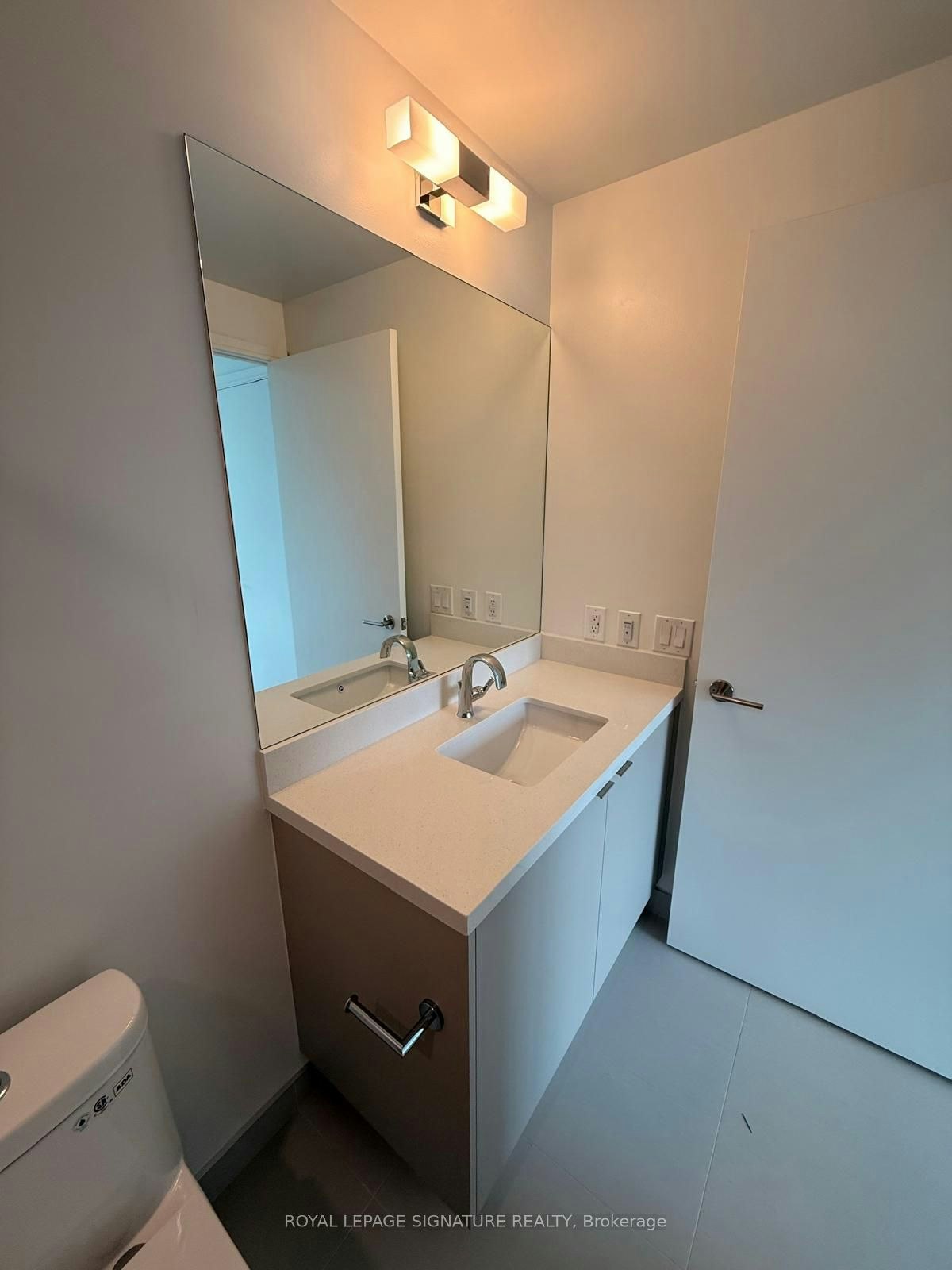 321-2452 Bloor Street W, Toronto, ON, M6S 4E4 - 11