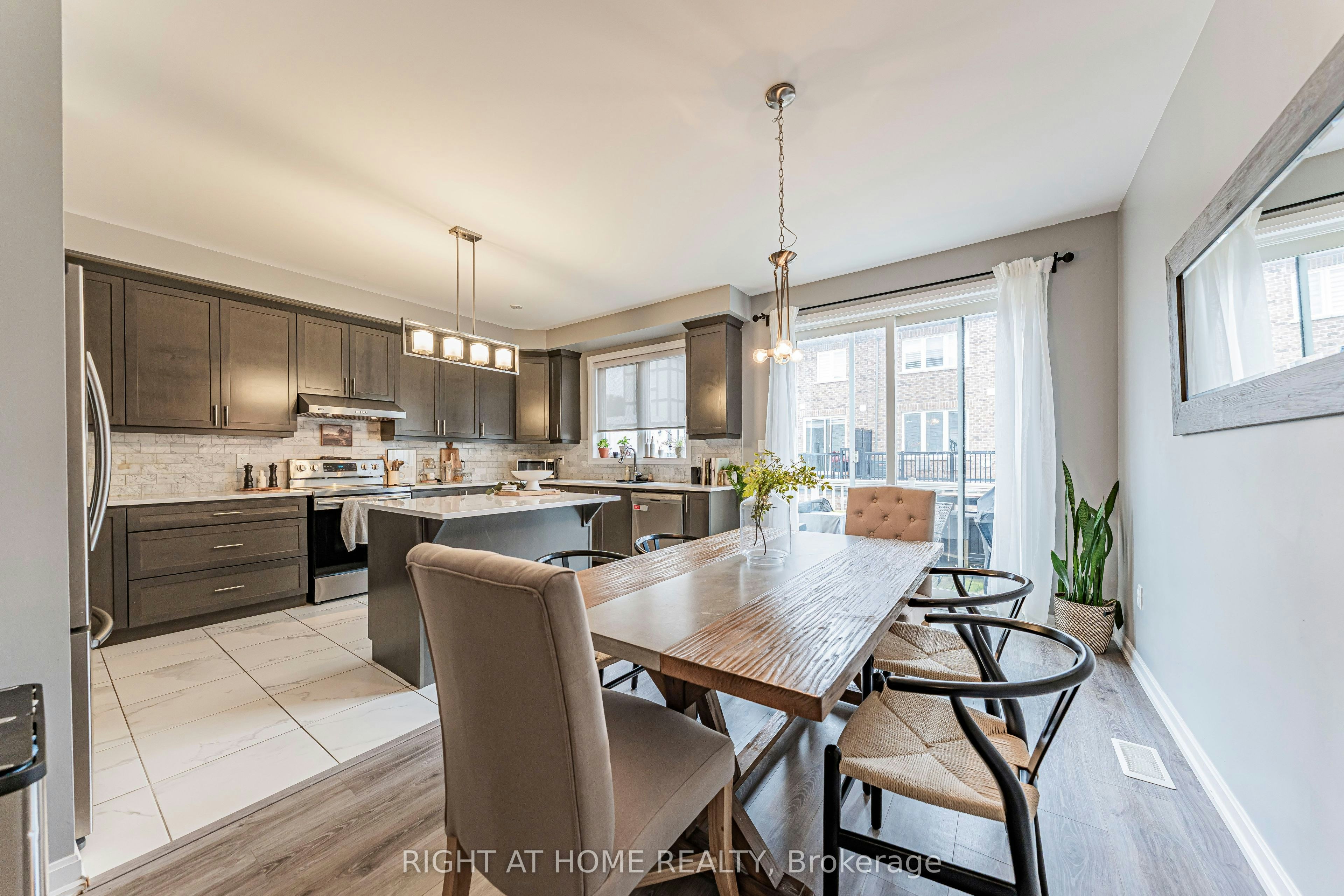 3353 Vardon Way, Oakville, ON, L6M 1R6 - 2