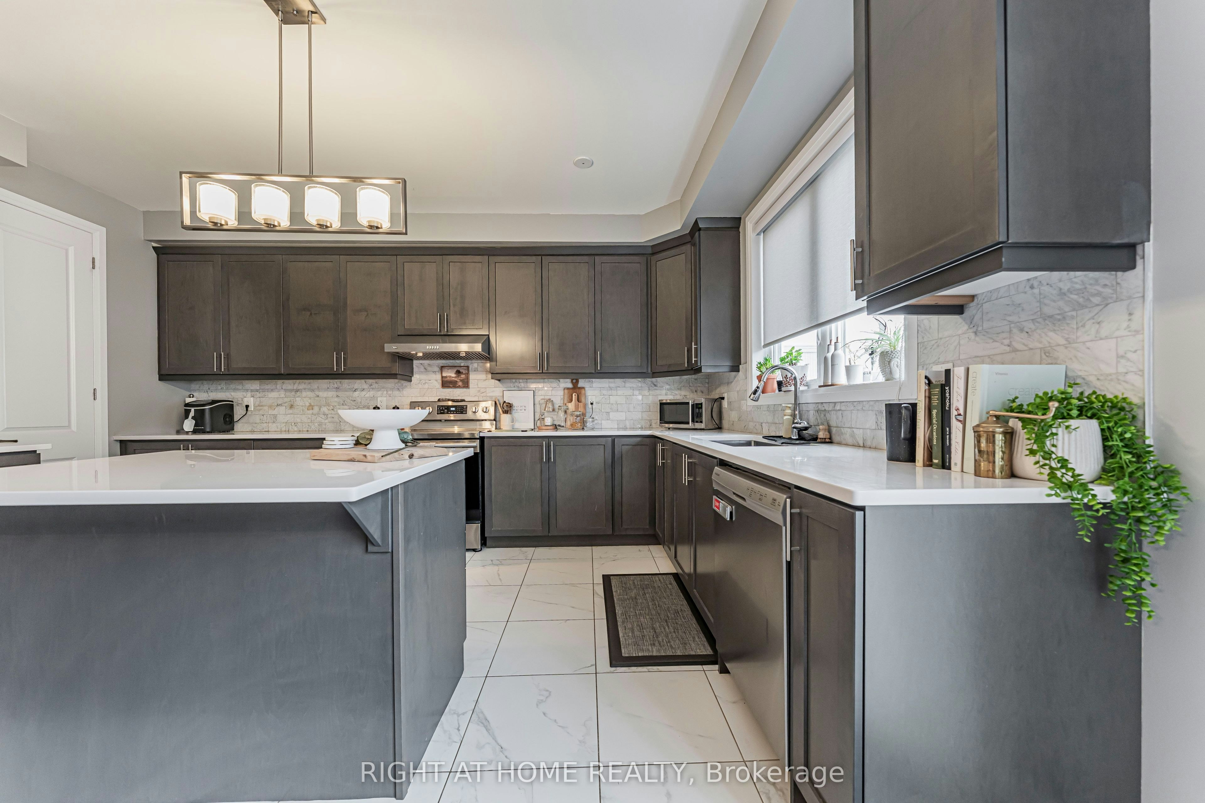 3353 Vardon Way, Oakville, ON, L6M 1R6 - 10