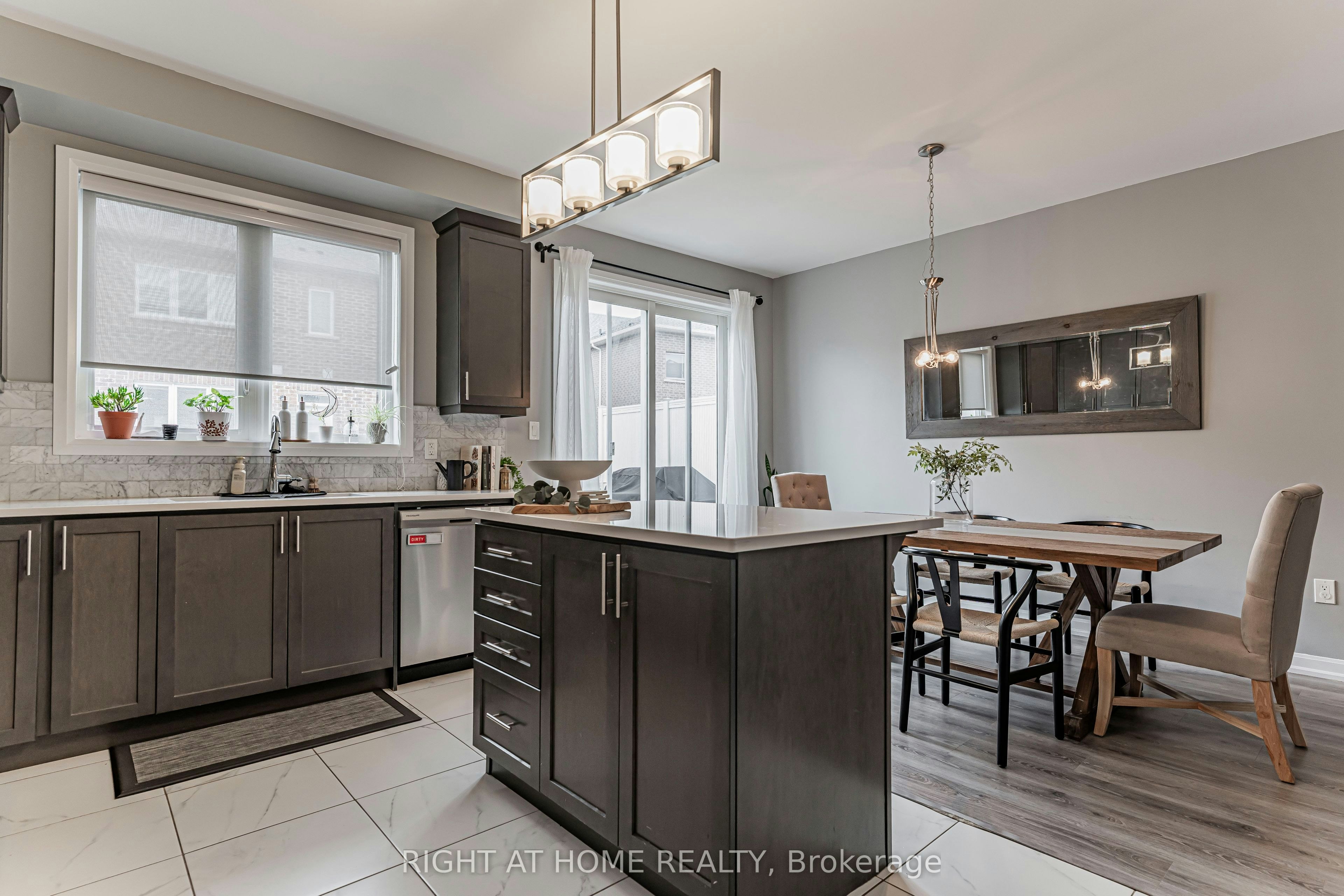 3353 Vardon Way, Oakville, ON, L6M 1R6 - 12