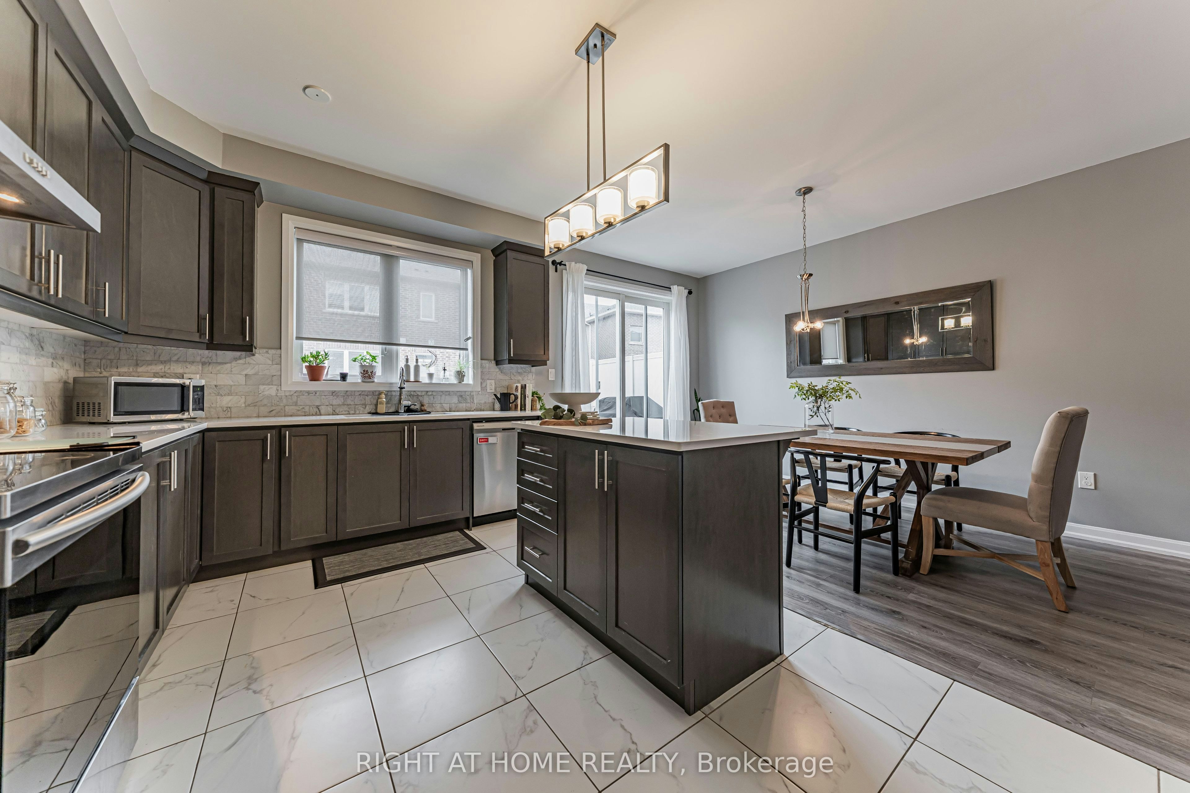 3353 Vardon Way, Oakville, ON, L6M 1R6 - 11
