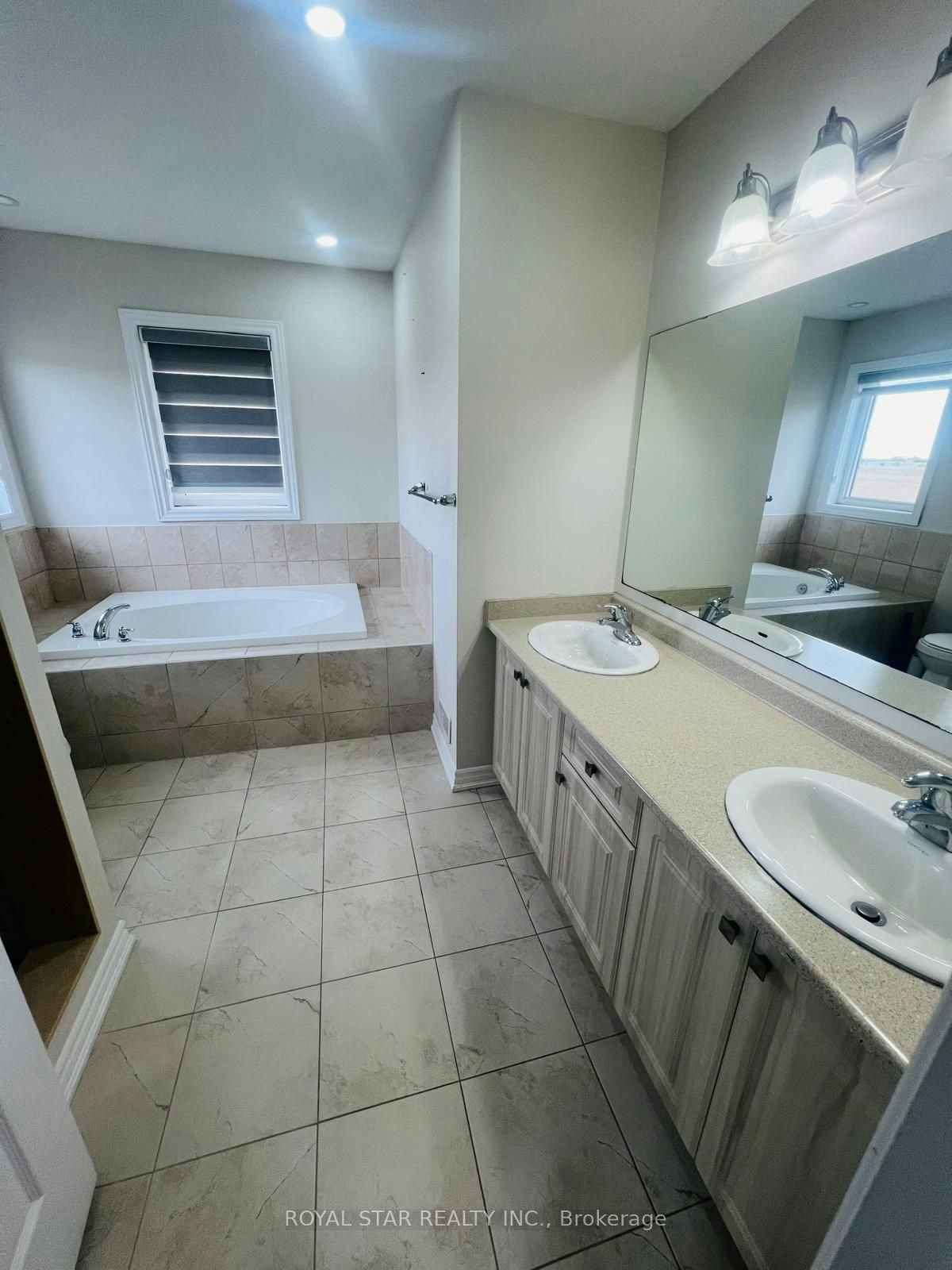 Upper-121 Bonnieglen Farm Boulevard, Caledon, ON, L7C 4B8 - 15